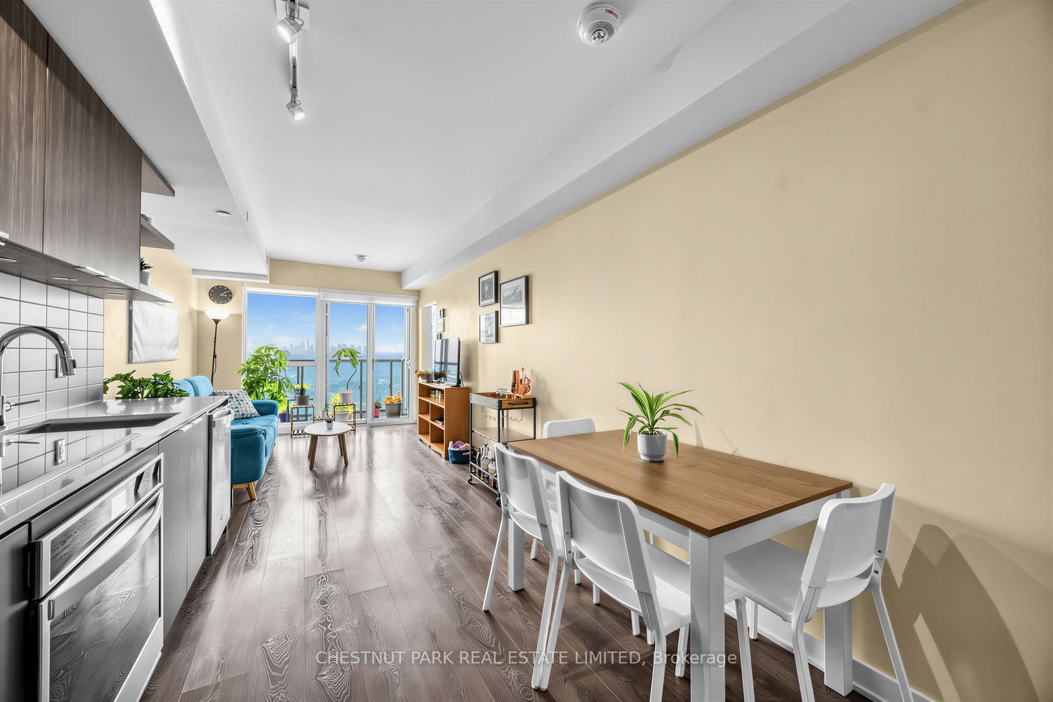 6 Sonic Way 2401, Toronto, ON M3C 0P1 photo 5