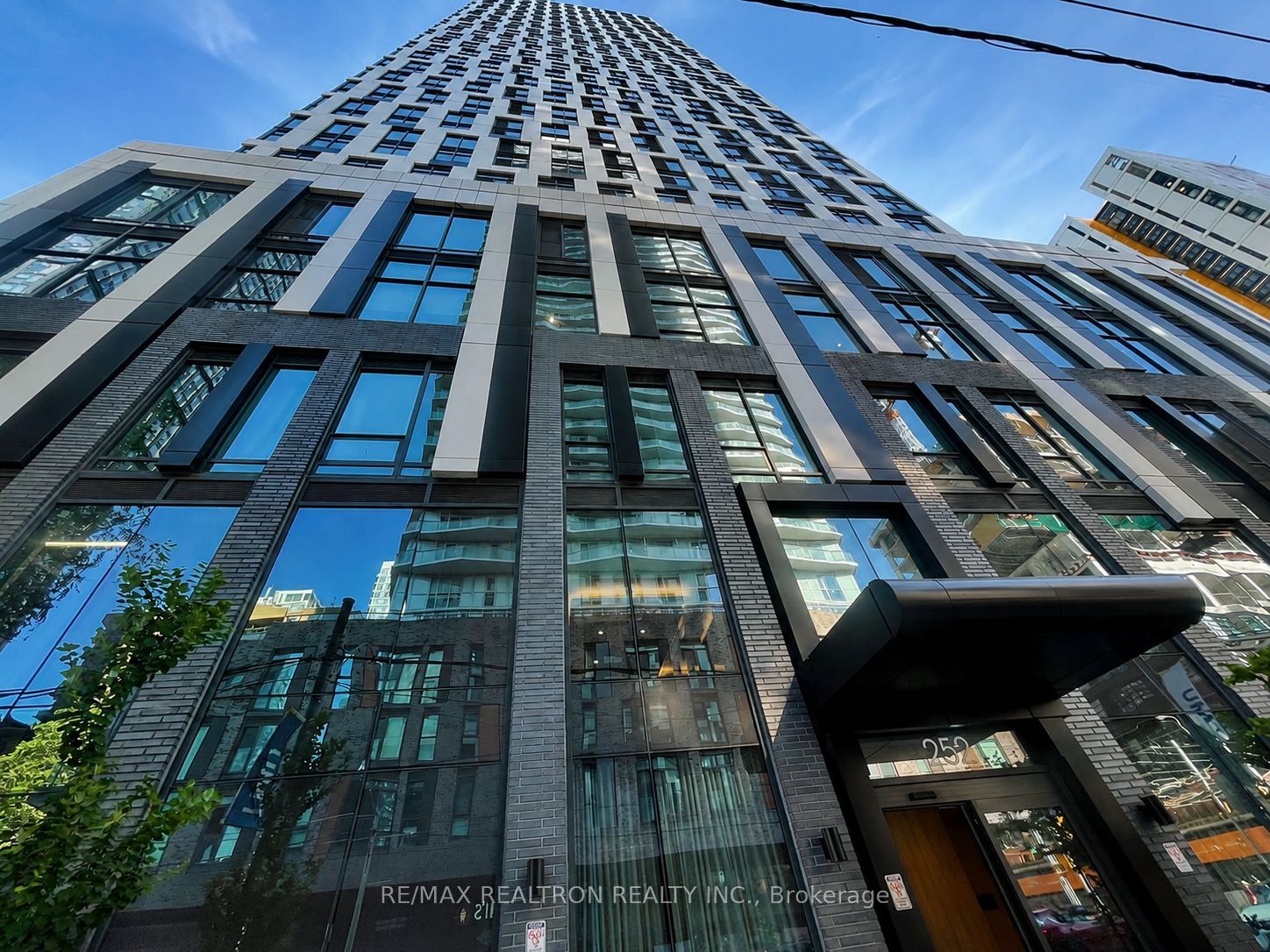 252 Church Street 4109, Toronto, ON M5B 1Z2 photo 2