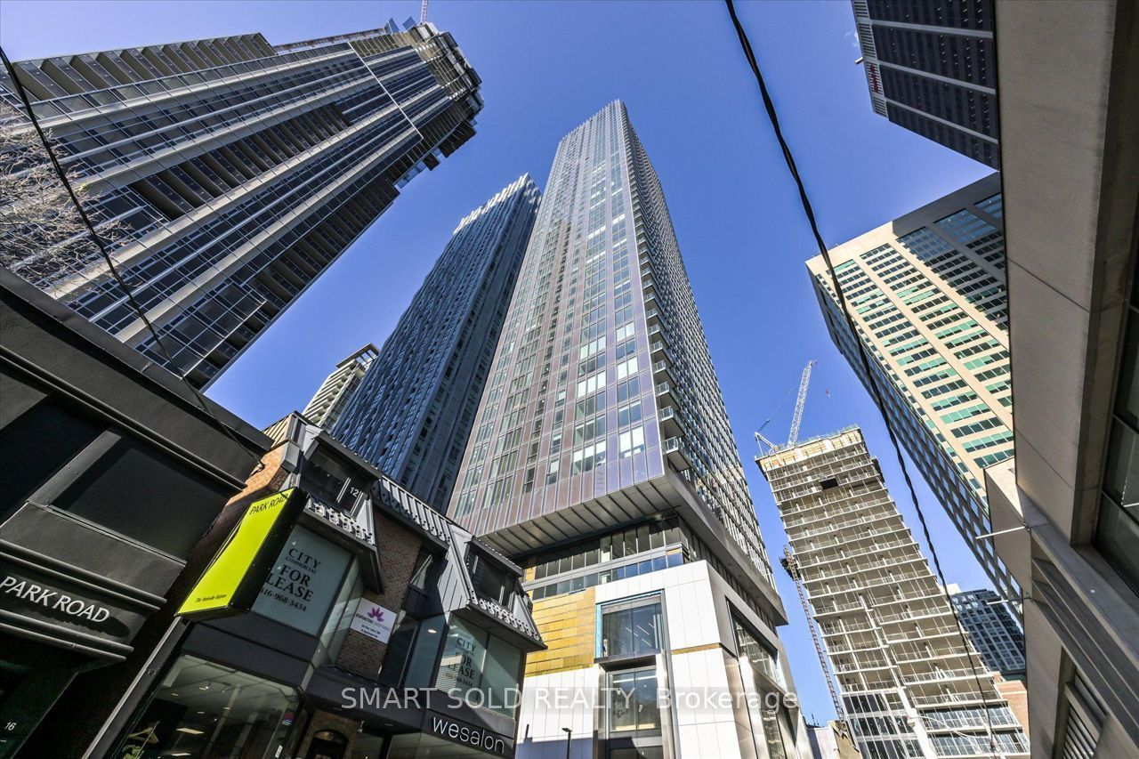 8 Cumberland Street 807, Toronto, ON M4W 0B6 photo 2
