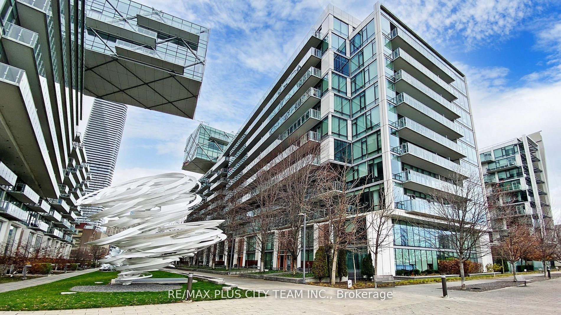 39 Queens Quay E 1305, Toronto, ON M5E 0A5