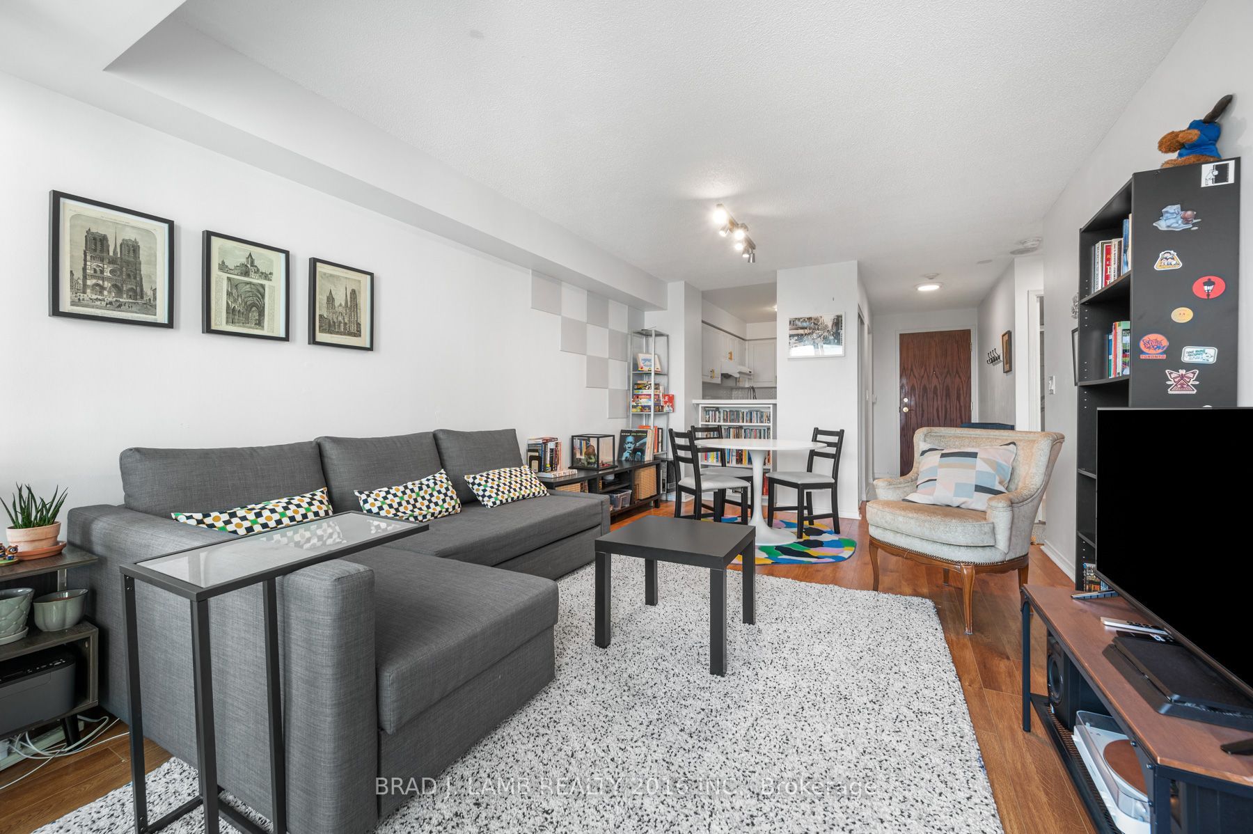 8 Pemberton Avenue 1110, Toronto, ON M2M 4K8 photo 3