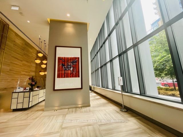 50 Charles Street E 3305, Toronto, ON M4Y 1T1 photo 3