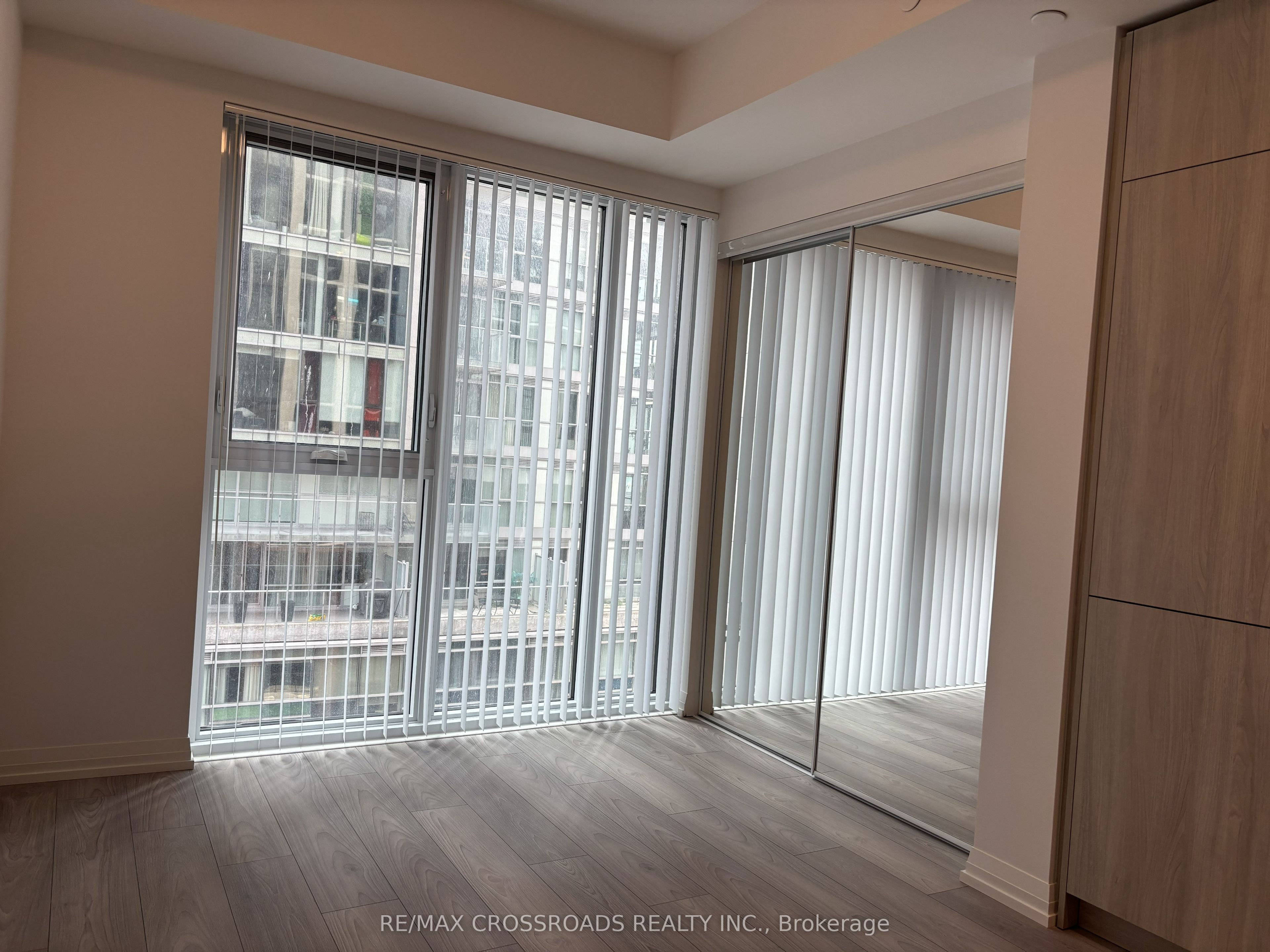 400 King Street W 1010, Toronto, ON M5V 0X8 photo 4