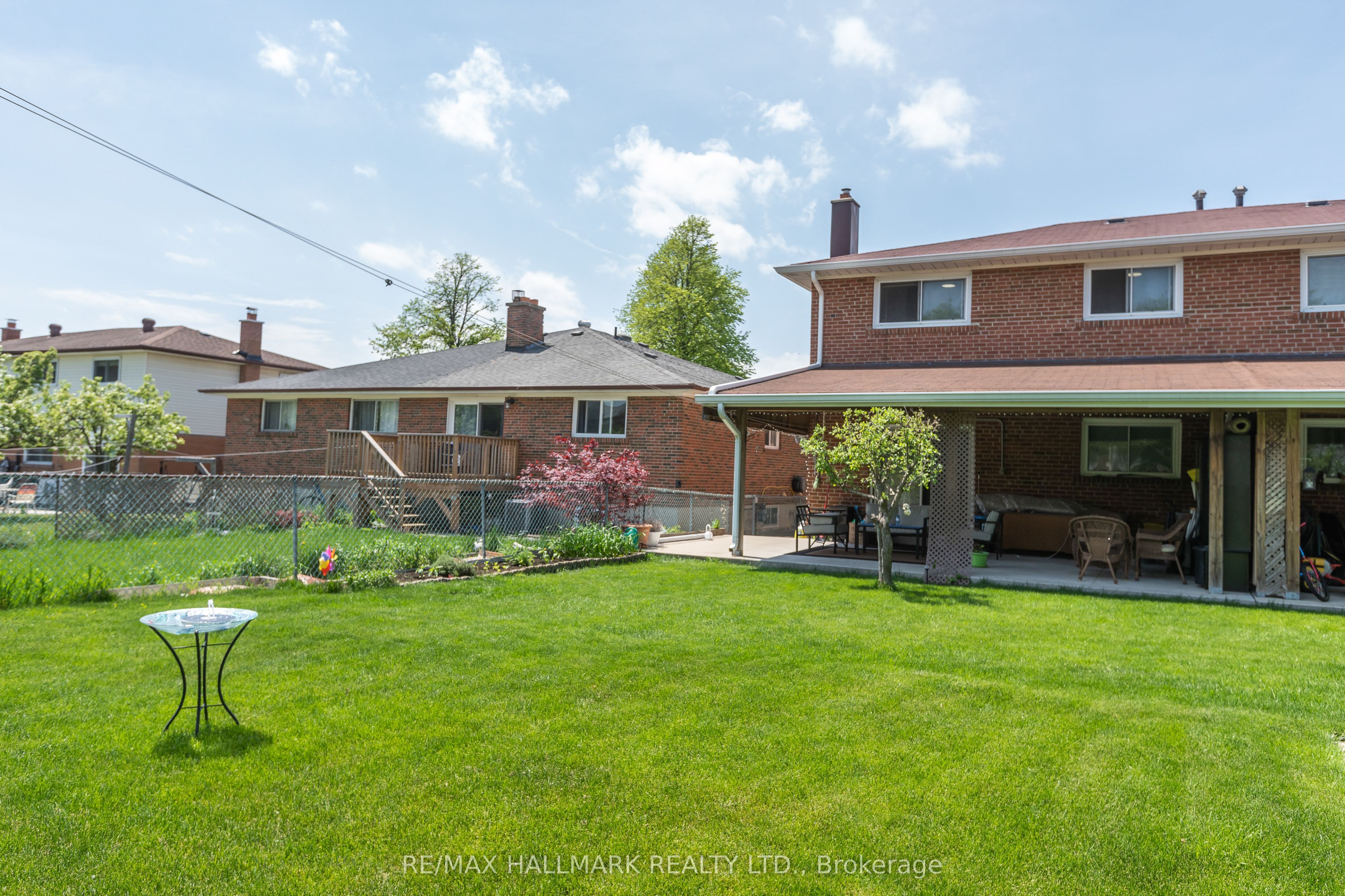 243 Apache Trail Upper, Toronto, ON M2H 2W3