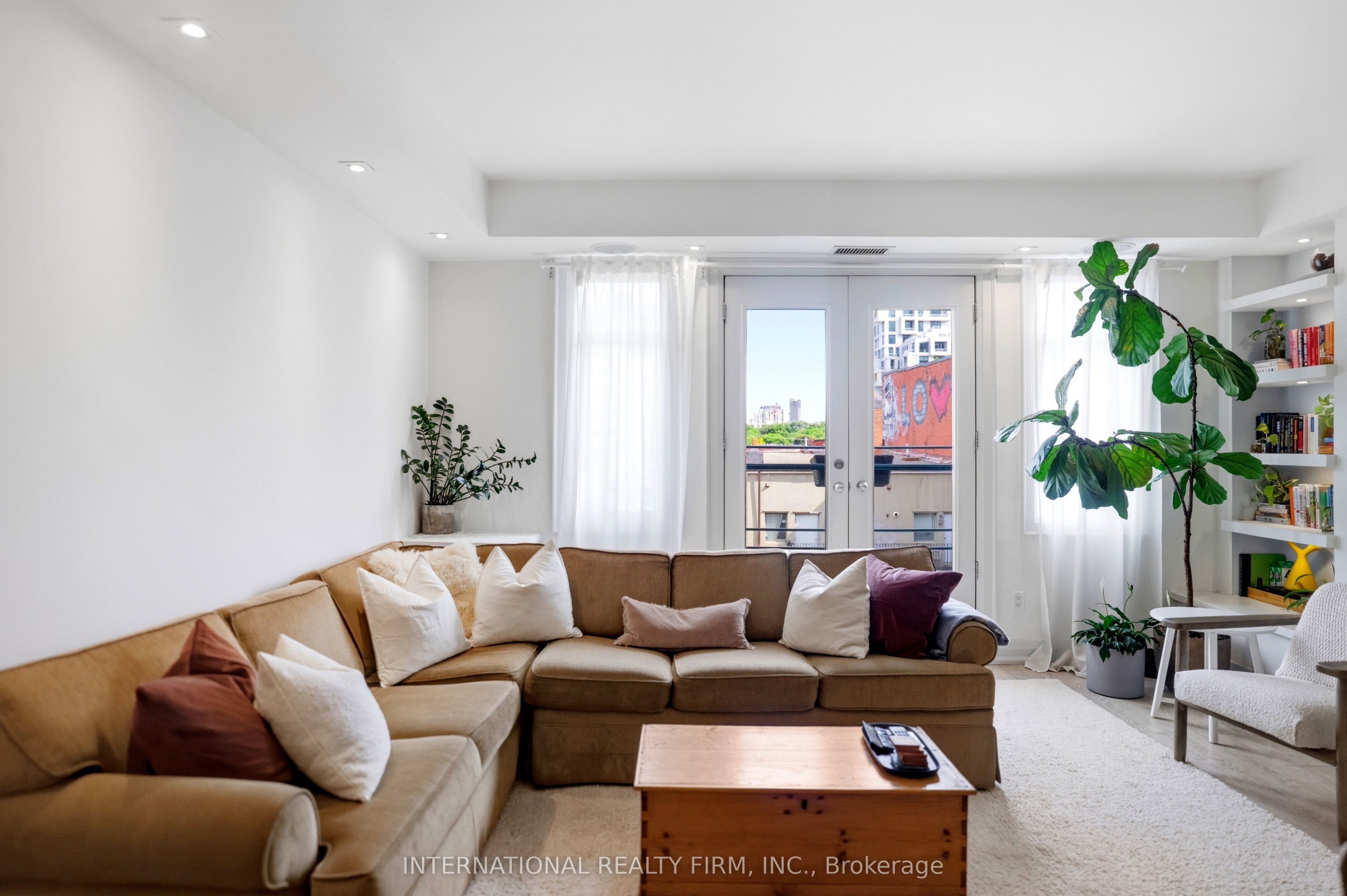500 Richmond St Street W PH27, Toronto, ON M5V 1Y2 photo 4