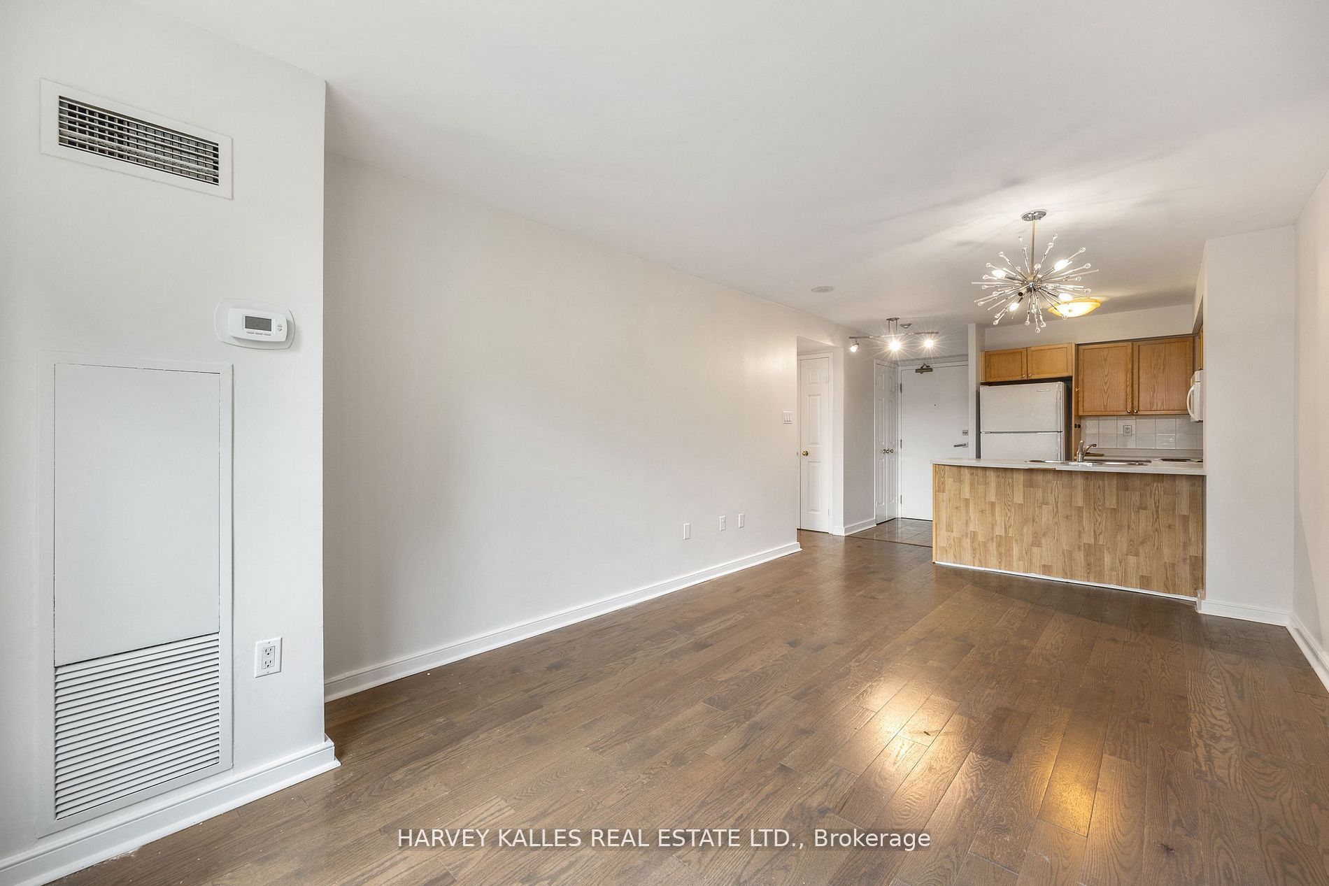 109 Front Street E 512, Toronto, ON M5A 4P7 photo 5