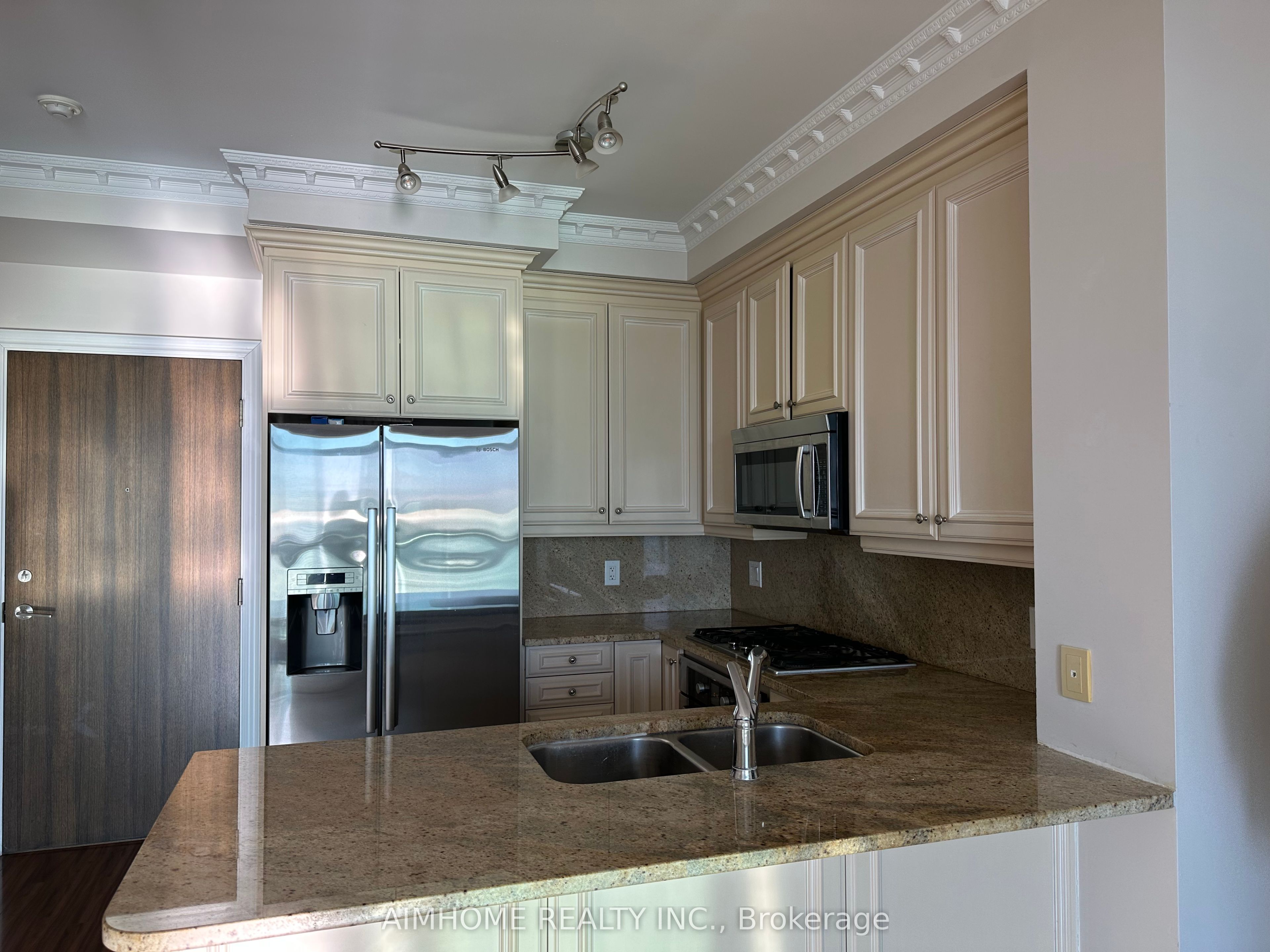 16 Harbour Street 3509, Toronto, ON M5J 2Z6 photo 3