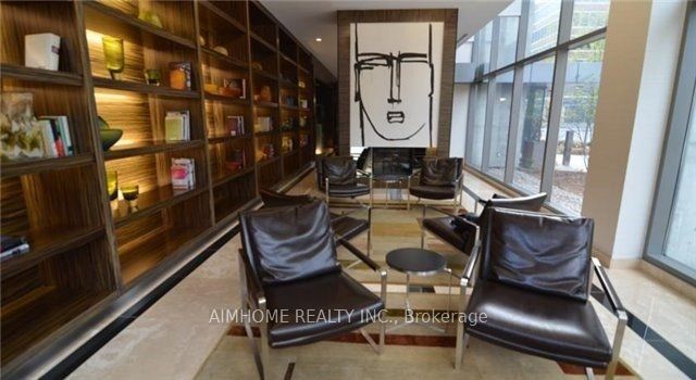 38 Grenville Street 905, Toronto, ON M4Y 1A5 photo 4