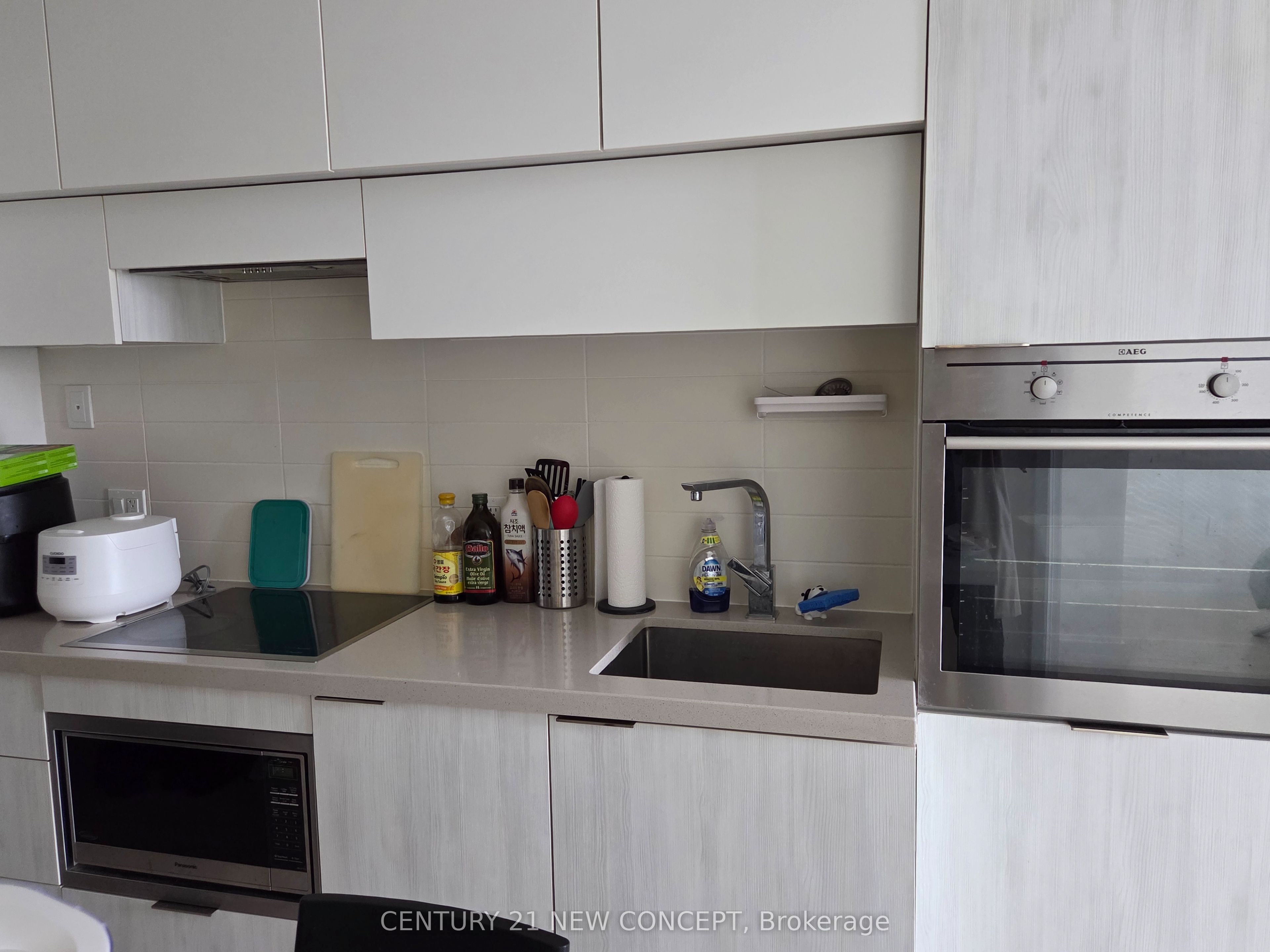 8 Eglinton Avenue 3604, Toronto, ON M4P 0C1 photo 2