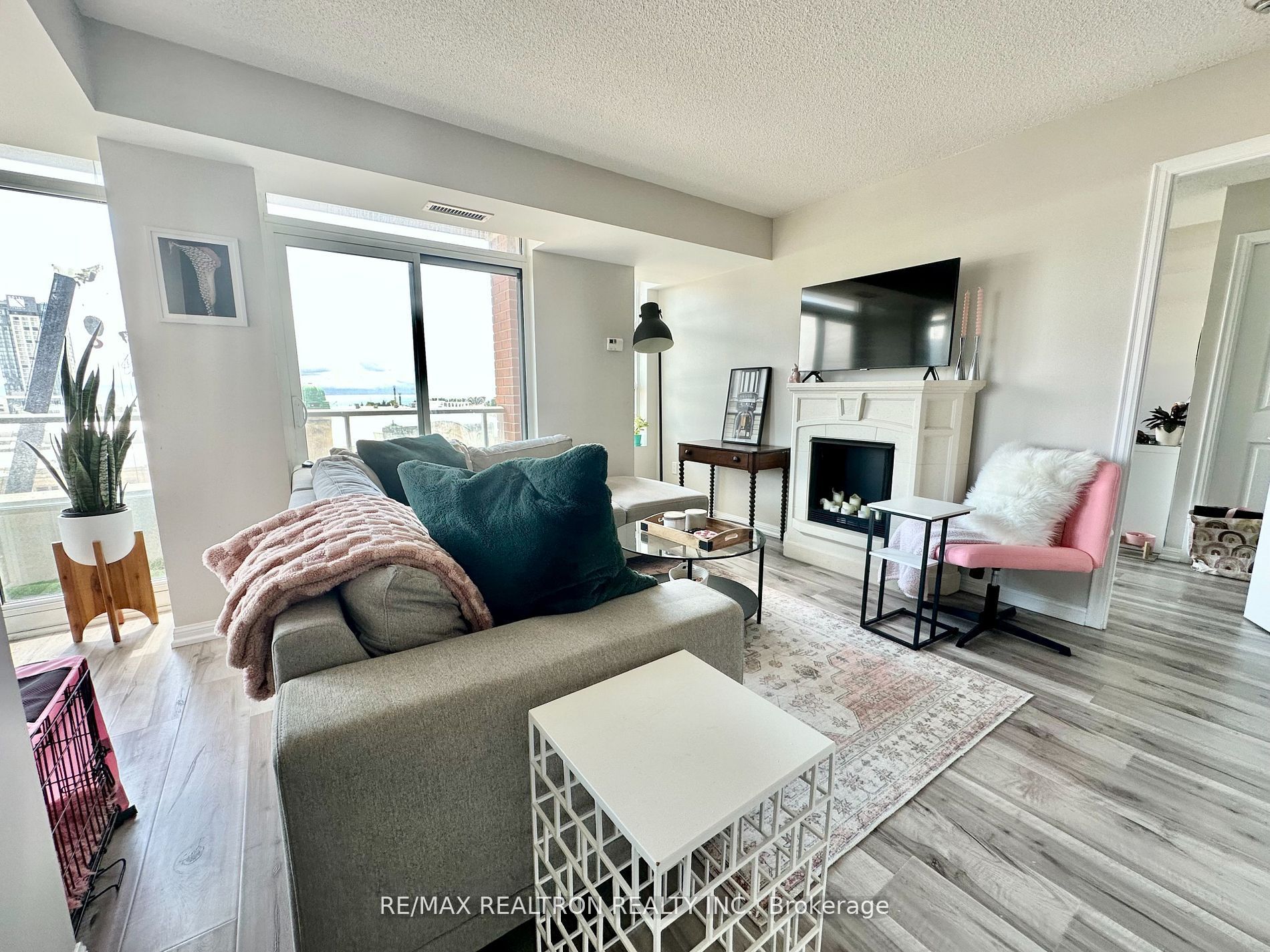 85 East Liberty Street 1006, Toronto, ON M6K 3R4 photo 5