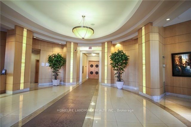 8 Mckee Avenue 1605, Toronto, ON M2N 7E5 photo 3