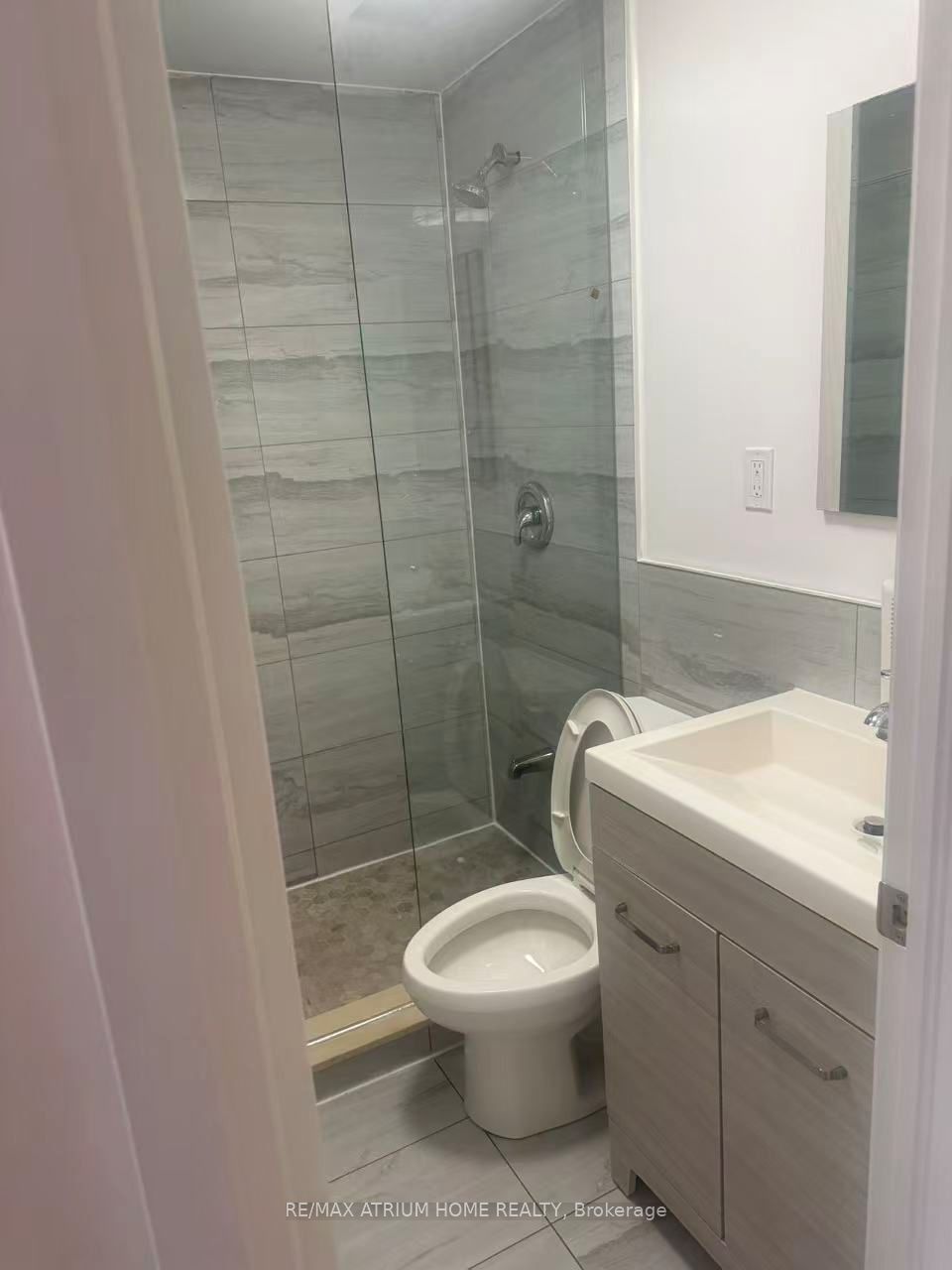 410 Spadina Avenue 201, Toronto, ON M5T 2G7 photo 3