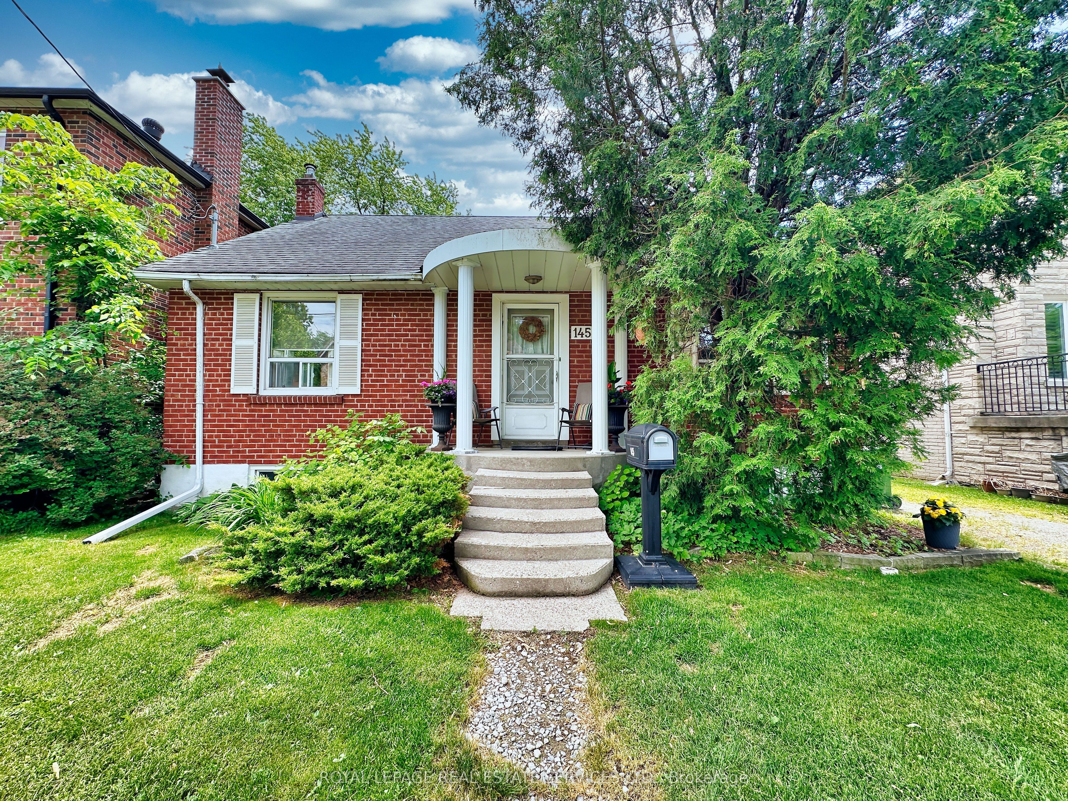 145 Parkview Avenue, Toronto, ON M2N 3Y6