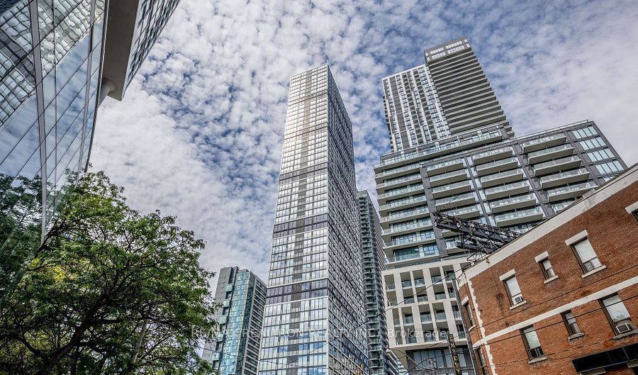181 Dundas Street E 702, Toronto, ON M5A 1Z4