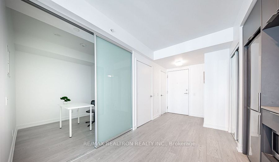 181 Dundas Street E 702, Toronto, ON M5A 1Z4 photo 3