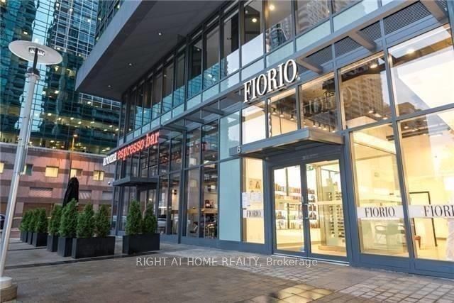 5168 Yonge Street # 2207, Toronto, ON M2N 0G1 photo 2