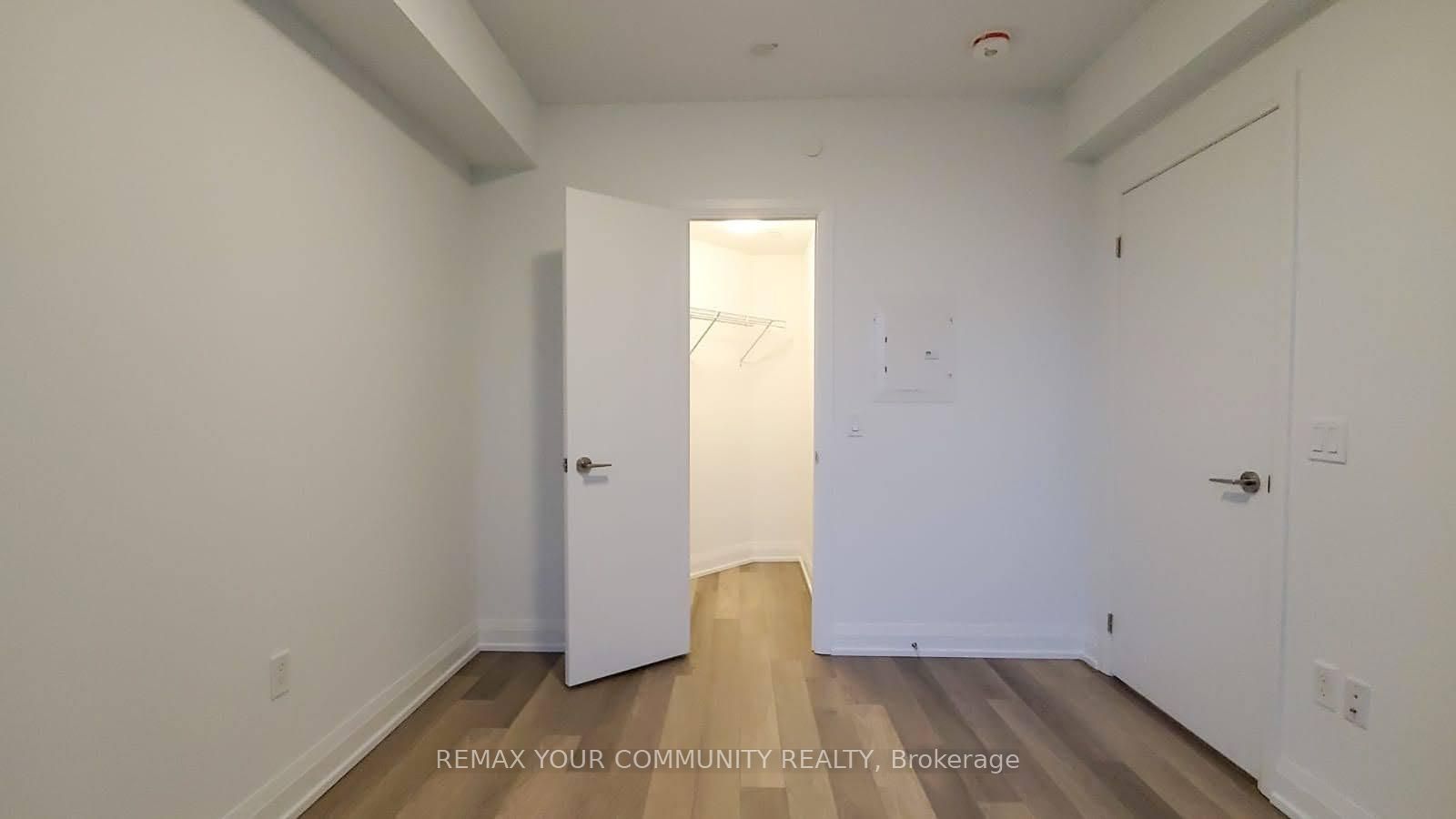 77 Mutual Street 1203, Toronto, ON M5B 0B9 photo 3