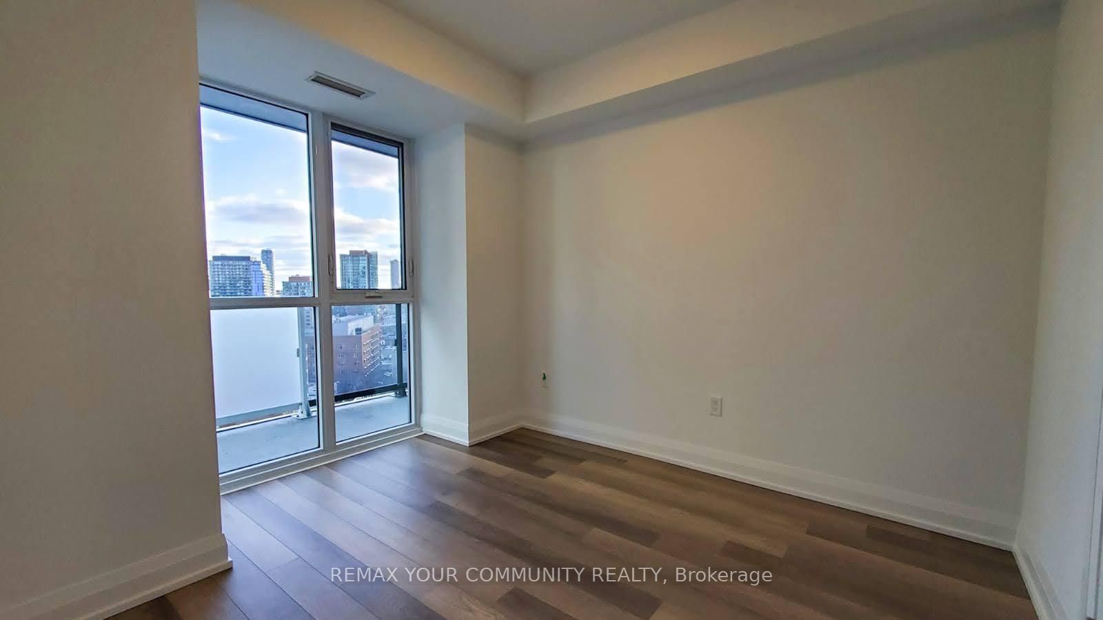77 Mutual Street 1203, Toronto, ON M5B 0B9 photo 5