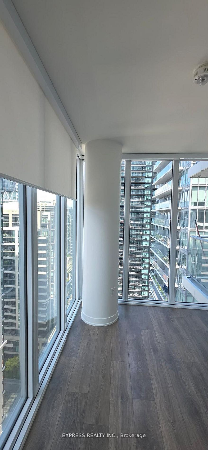 195 Redpath Avenue 2212, Toronto, ON M4P 0E4 photo 4