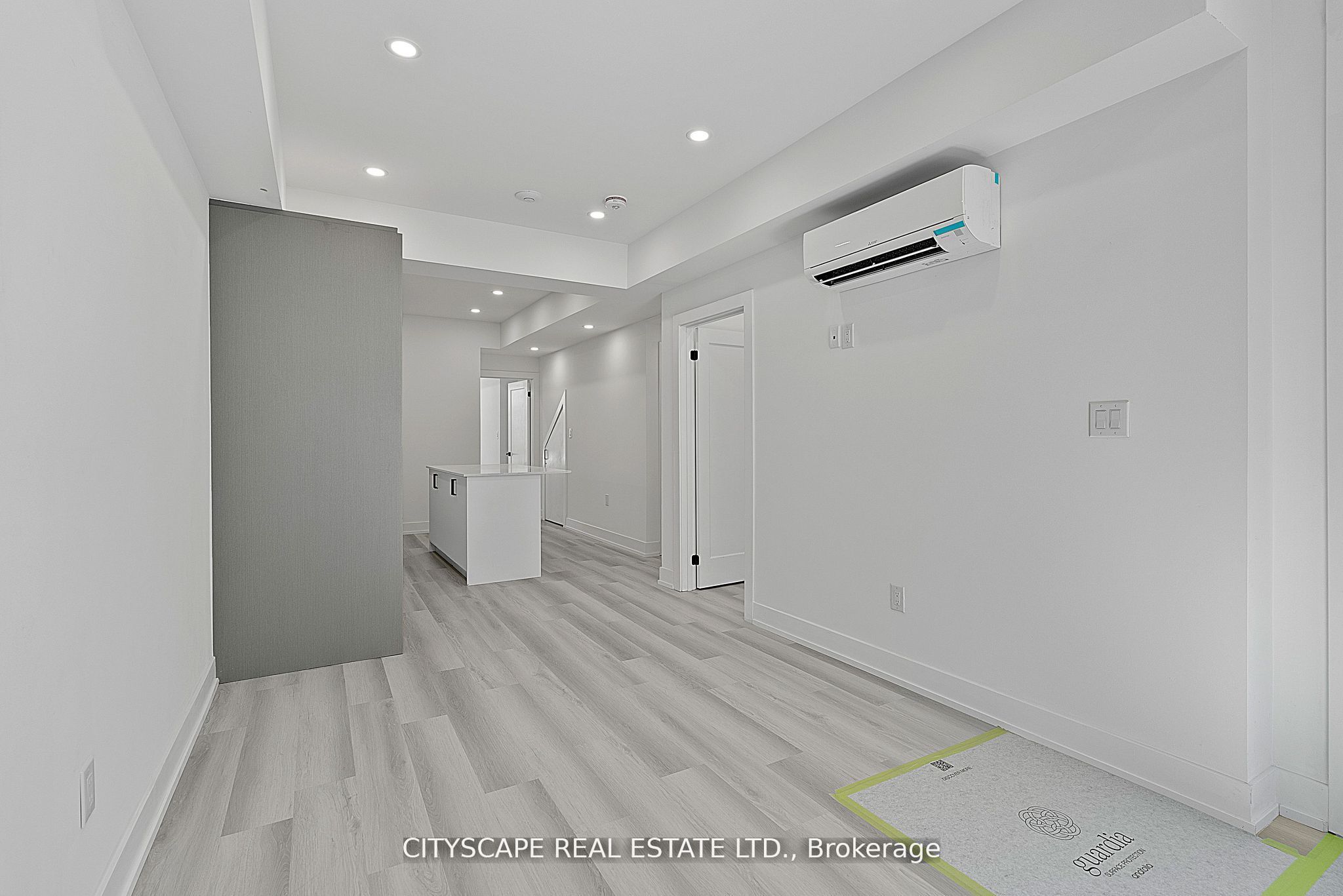 591 Oakwood Avenue Main #2, Toronto, ON M6E 2X8 photo 4