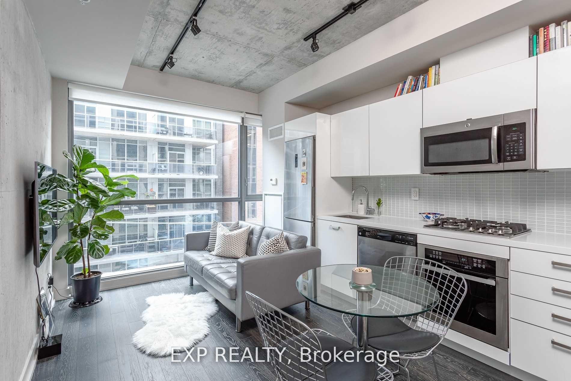 39 Brant Street 416, Toronto, ON M5V 0M8 photo 4