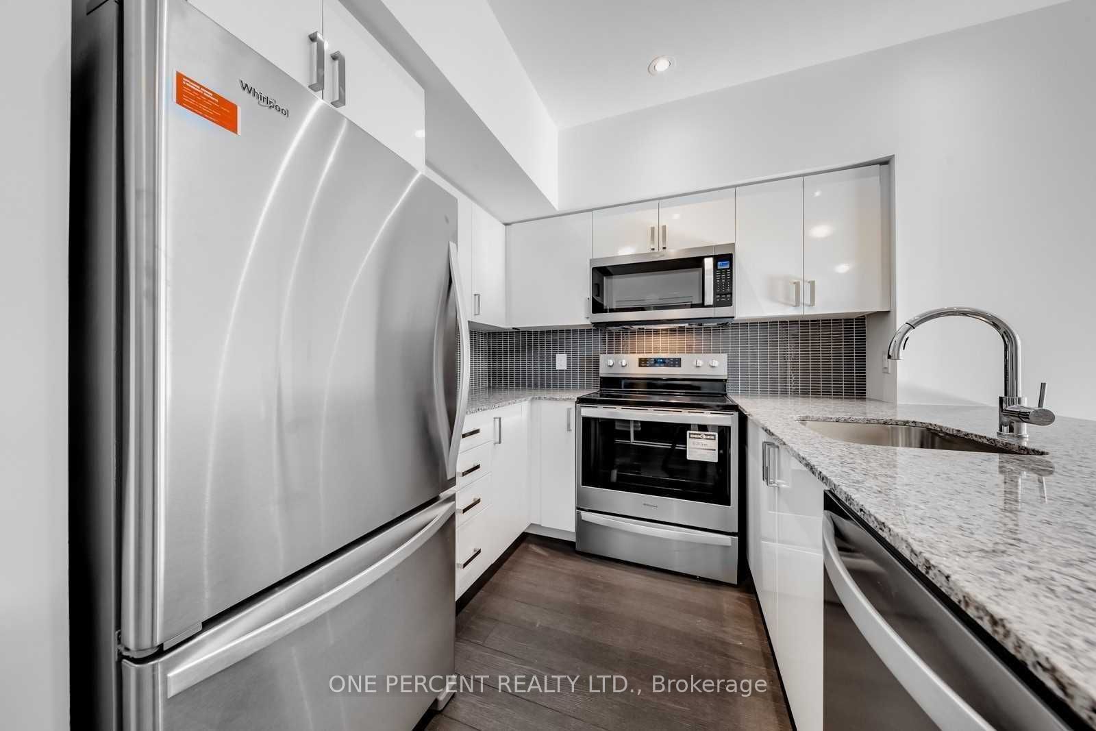 1603 Eglinton Avenue 217, Toronto, ON M6E 2H1 photo 3