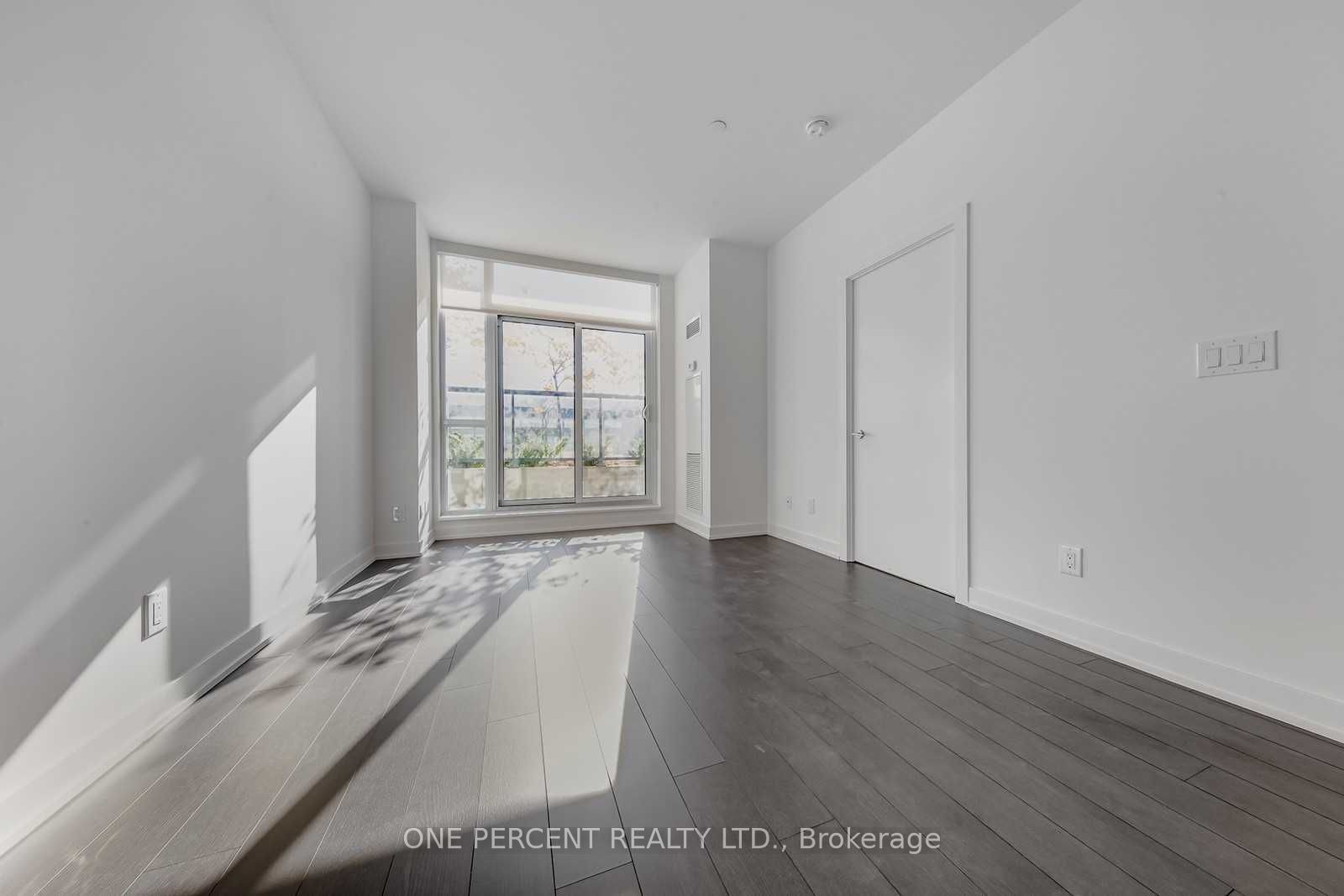 1603 Eglinton Avenue 217, Toronto, ON M6E 2H1 photo 4