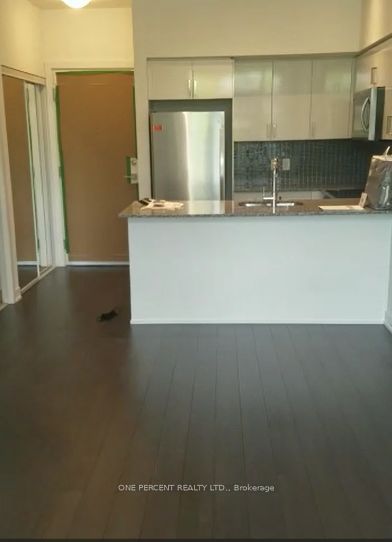 1603 Eglinton Avenue 217, Toronto, ON M6E 2H1 photo 5