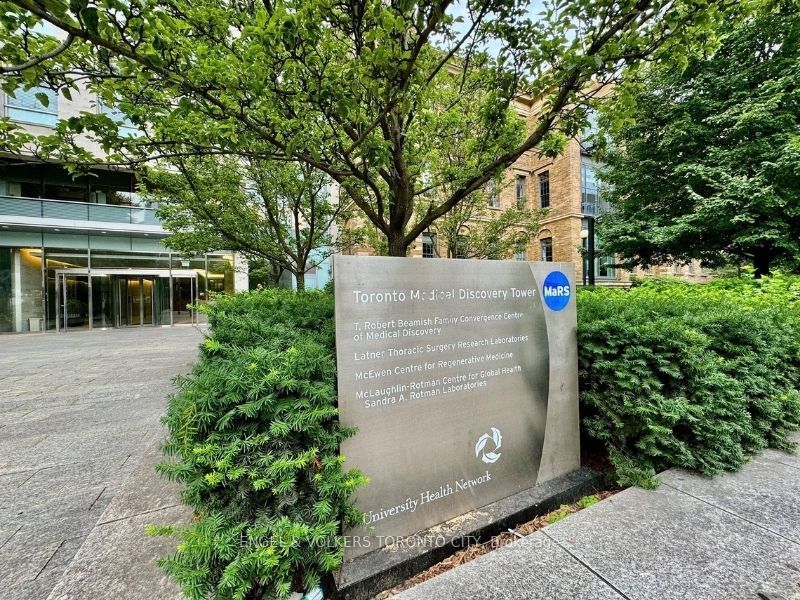 801 Bay Street 2002, Toronto, ON M5S 1Y9 photo 3