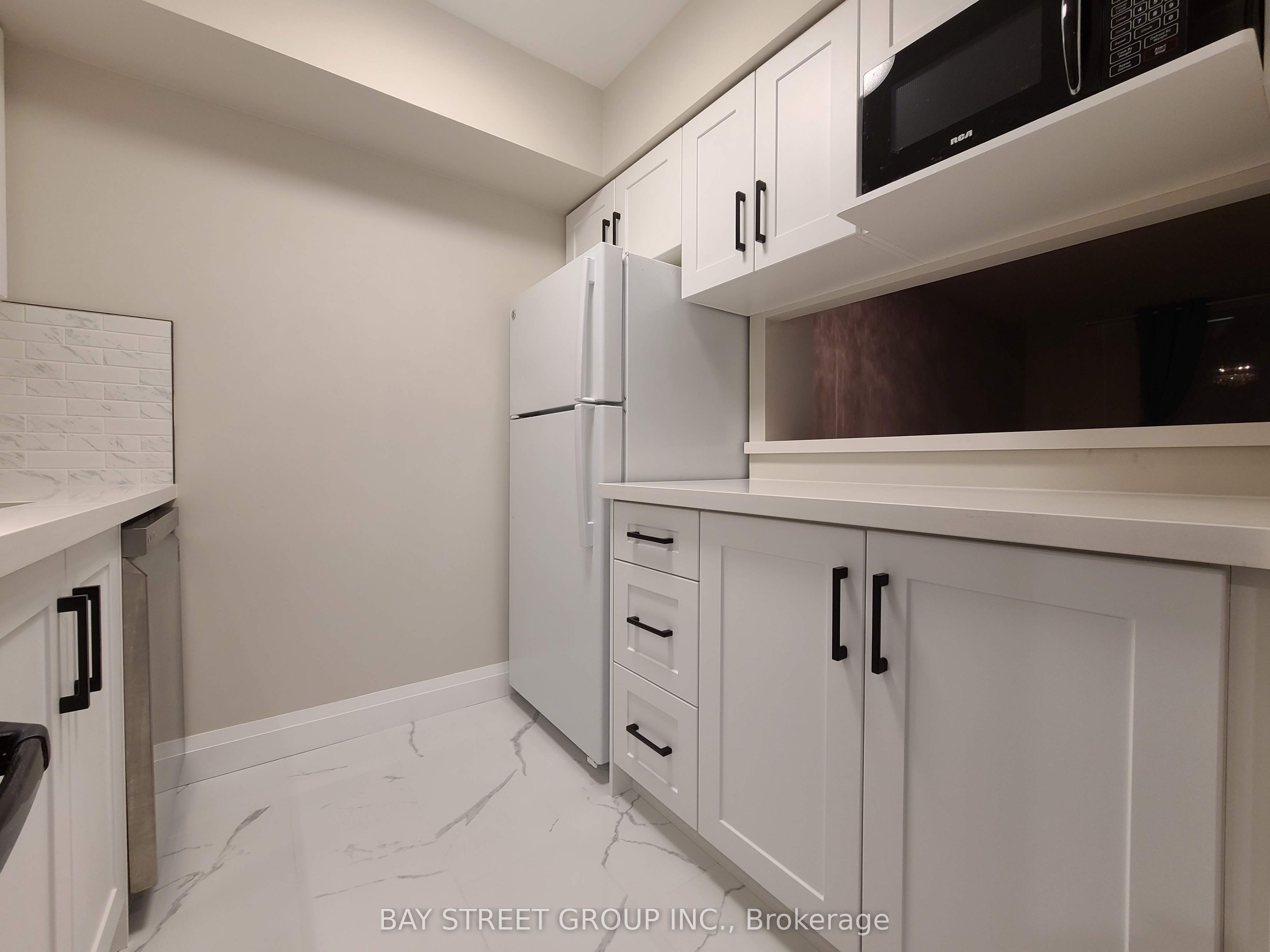633 Bay Street 1212, Toronto, ON M5G 2G4 photo 3