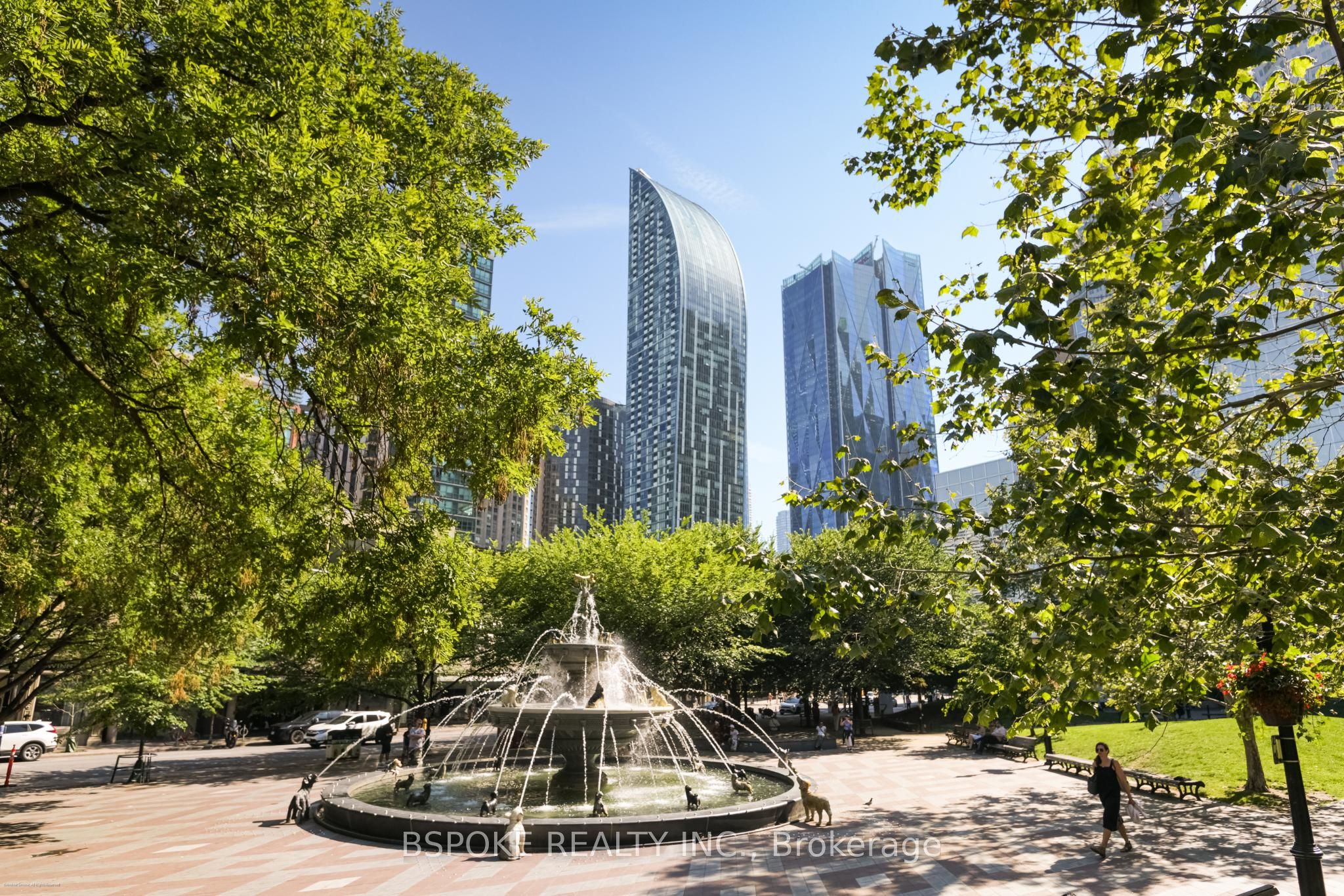 8 The Esplanade Avenue 1502, Toronto, ON M5E 0A6 photo 2