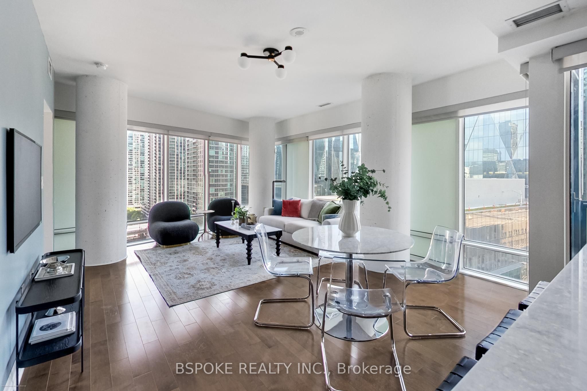 8 The Esplanade Avenue 1502, Toronto, ON M5E 0A6 photo 4
