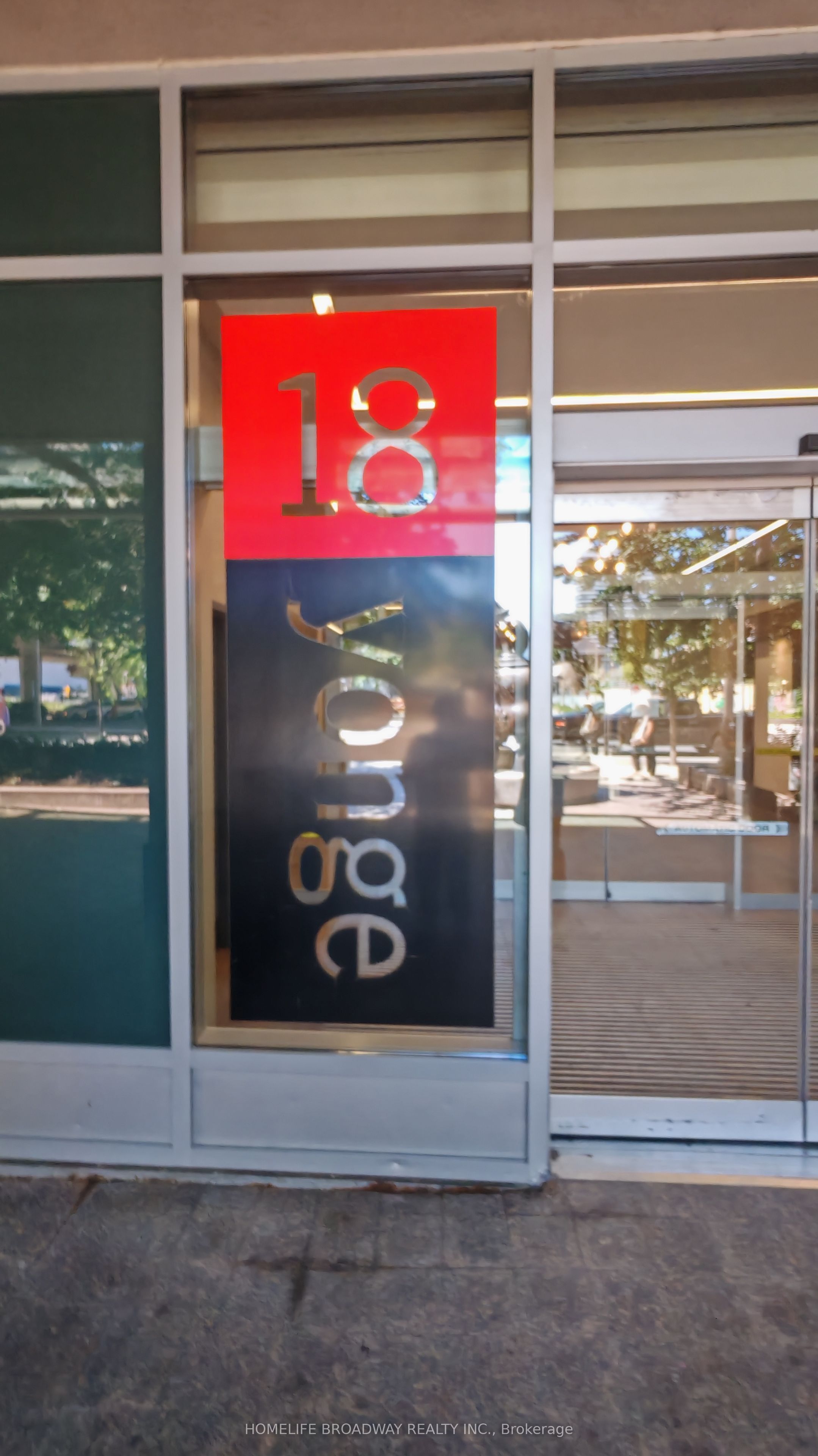 18 Yonge Street 1906, Toronto, ON M5E 1R4