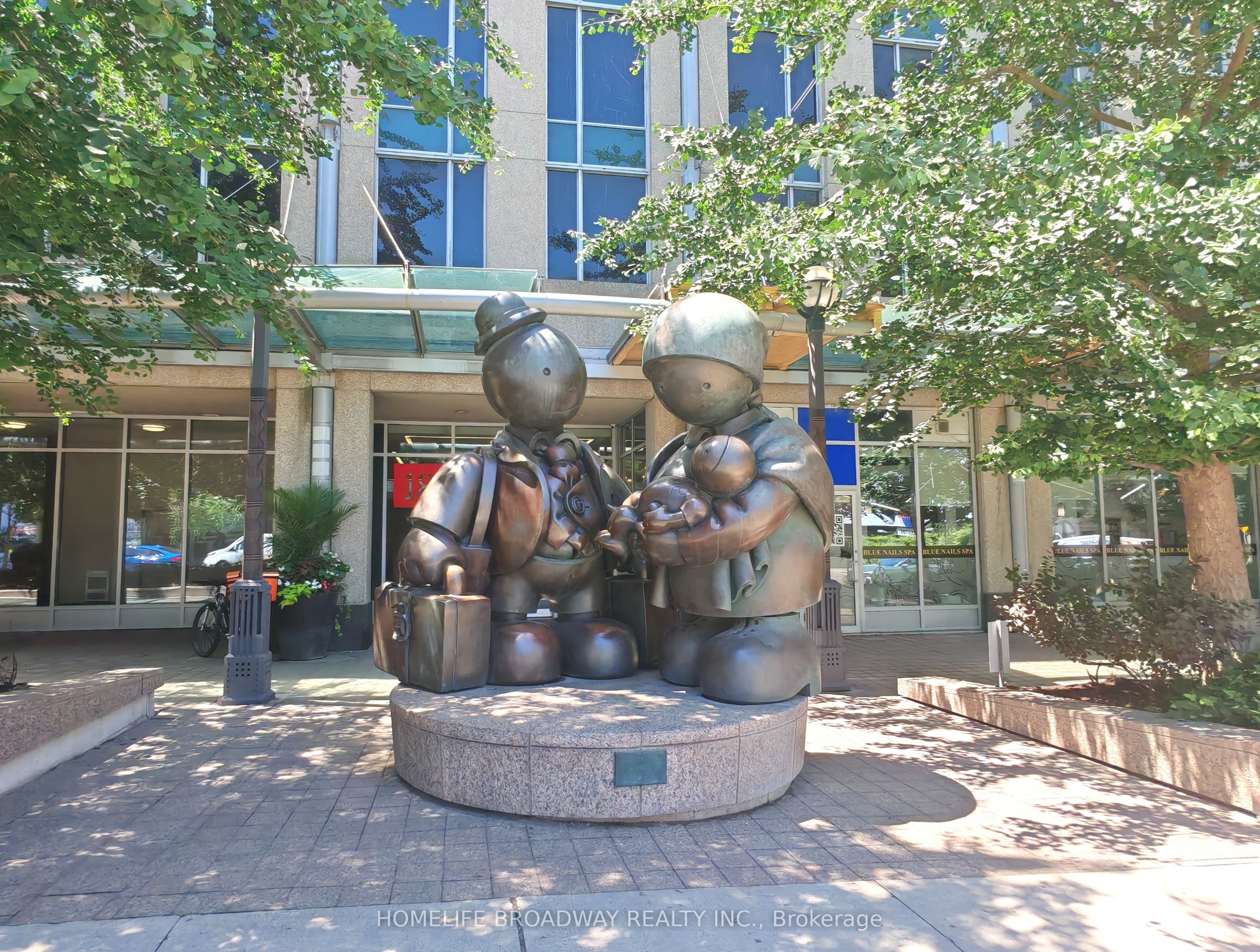 18 Yonge Street 1906, Toronto, ON M5E 1R4 photo 3