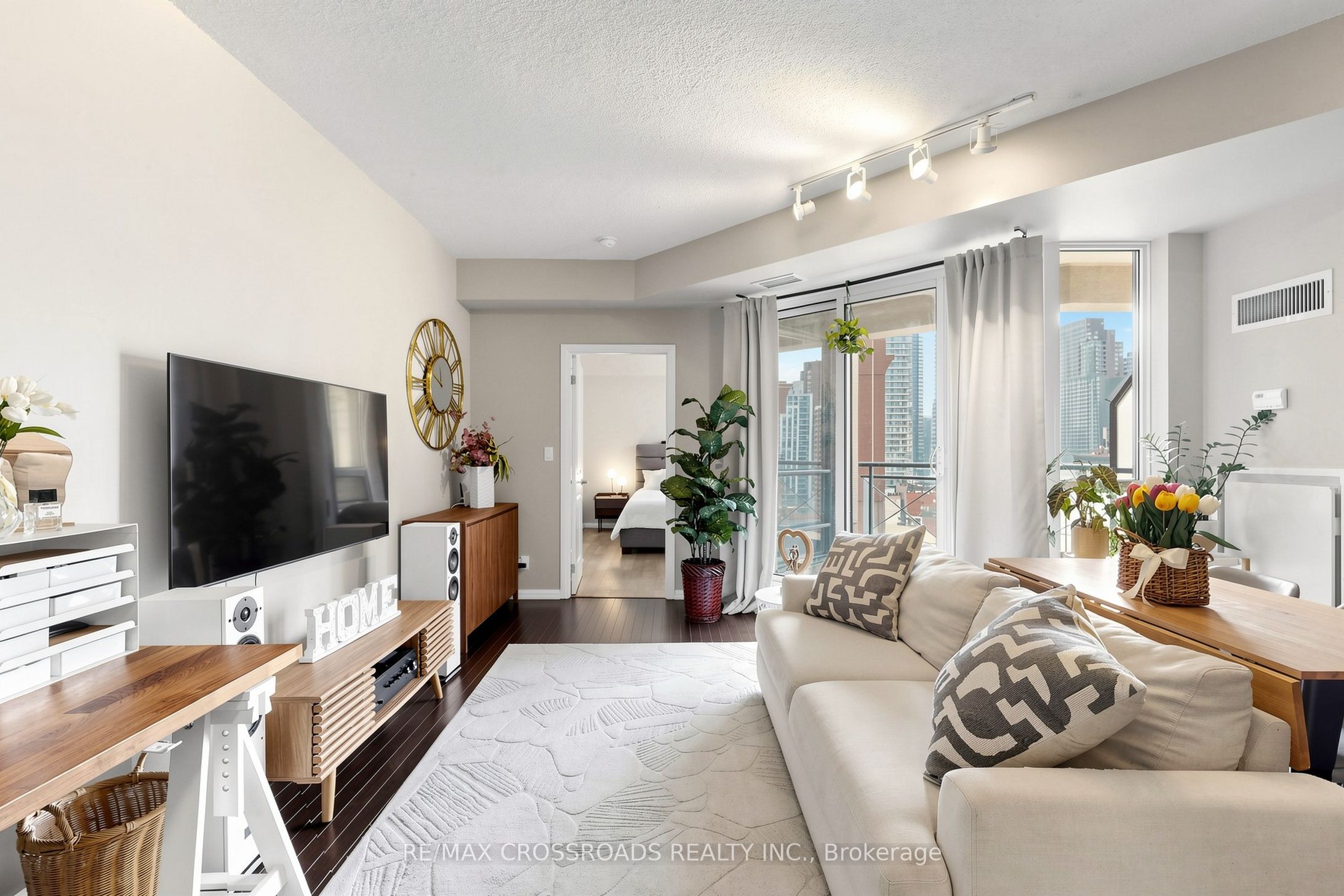 35 Hayden Street 1201, Toronto, ON M4Y 3C3 photo 2