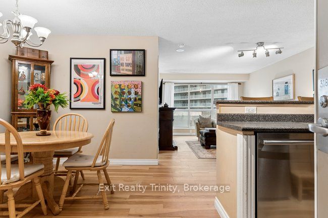23 Lorraine Drive 318, Toronto, ON M2N 6Z6 photo 4