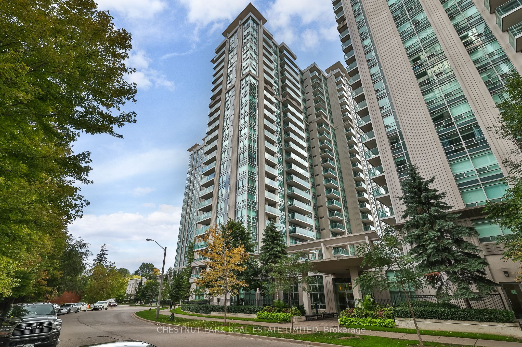 35 Bales Avenue 1901, Toronto, ON M2N 2V7 photo 2