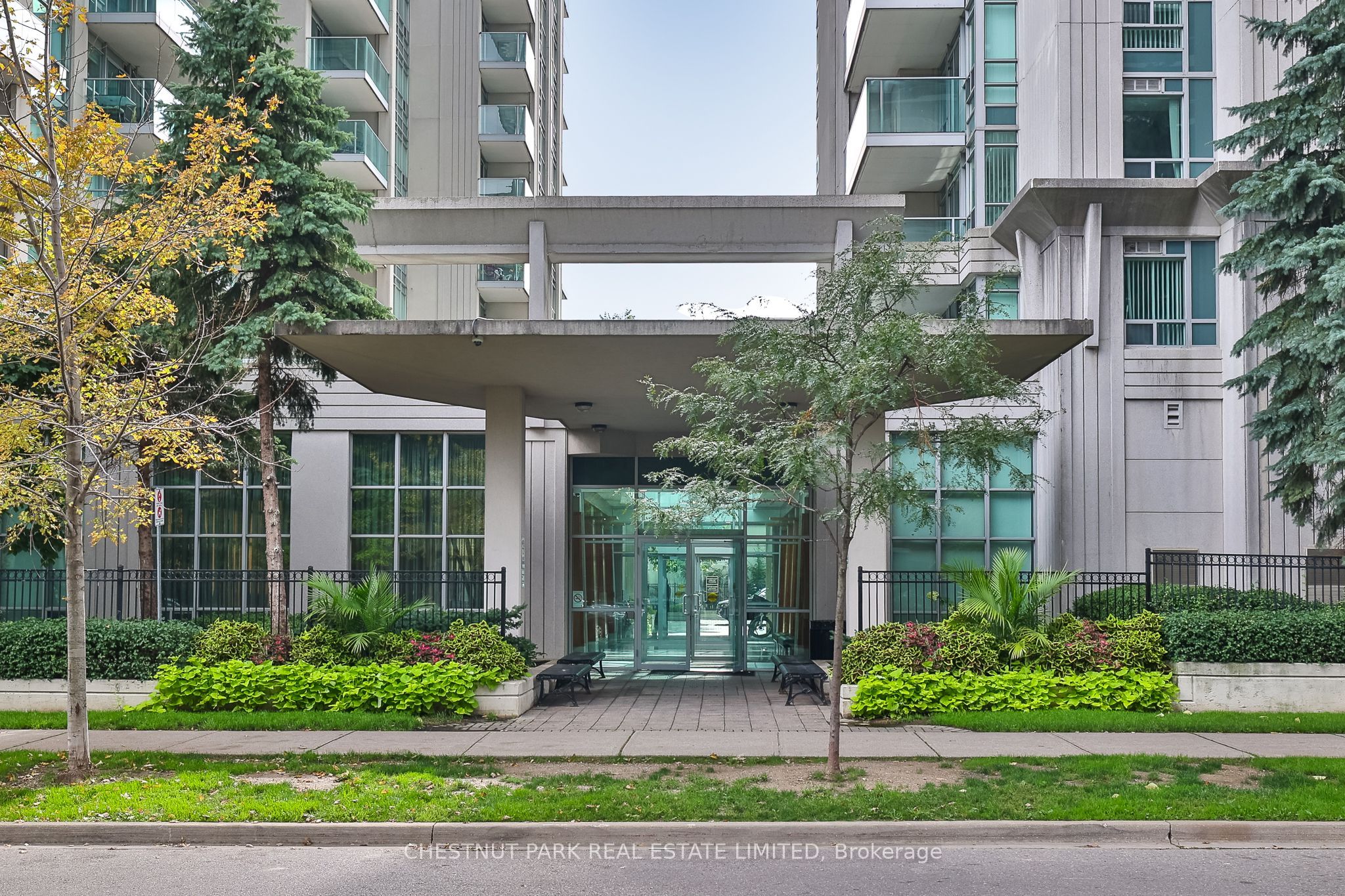 35 Bales Avenue 1901, Toronto, ON M2N 2V7 photo 3