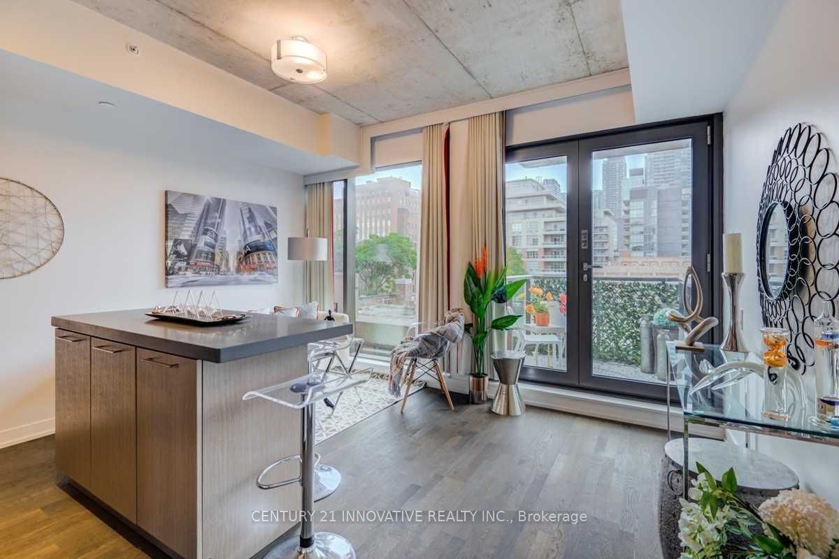 560 King Street W 408, Toronto, ON M5V 2N2