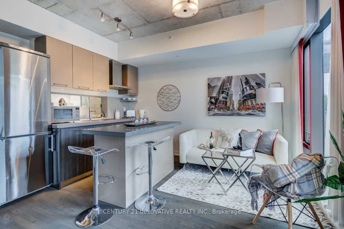 560 King Street W 408, Toronto, ON M5V 2N2 photo 2