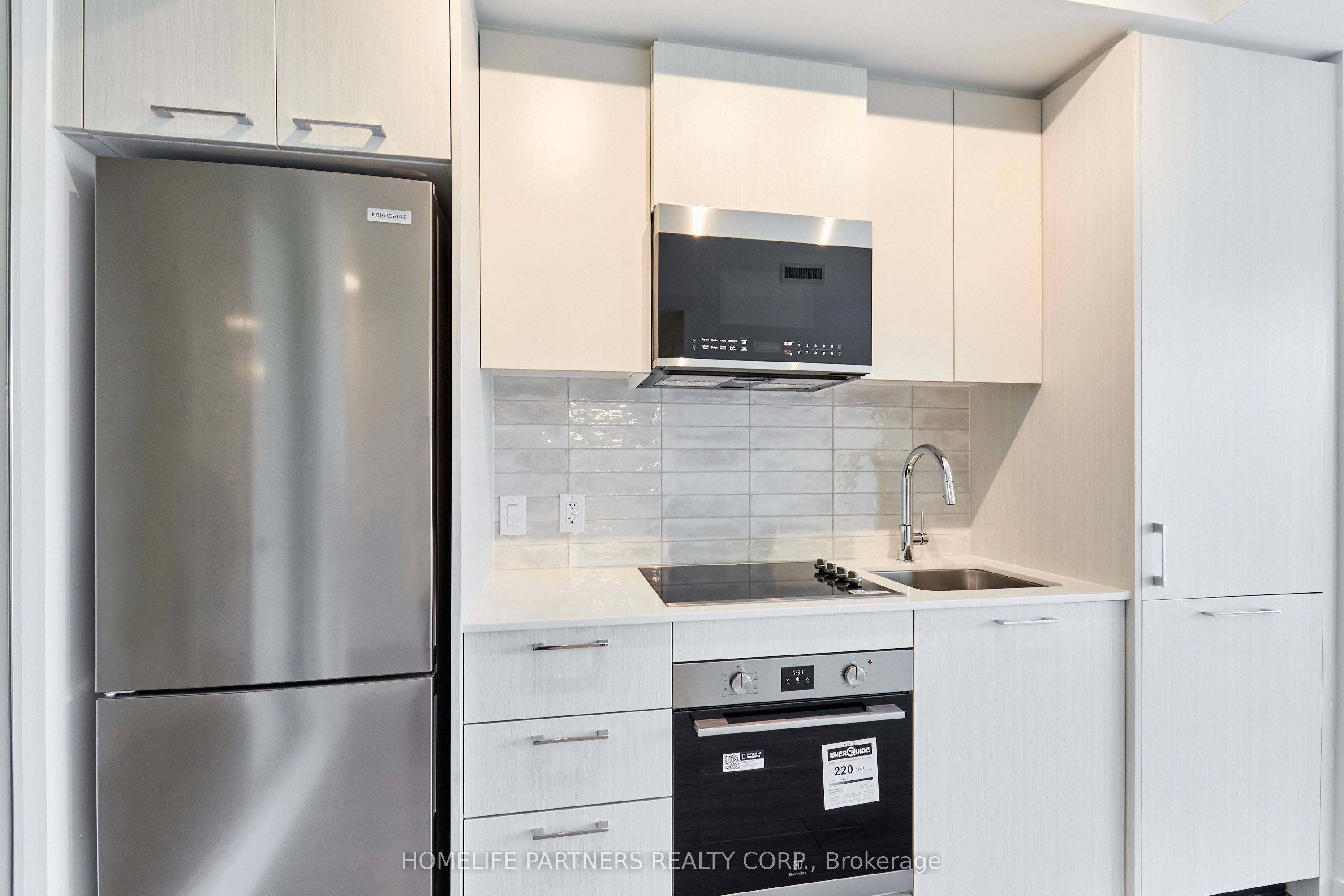 10 Oak Street 1107, Toronto, ON M5A 0Z1 photo 5