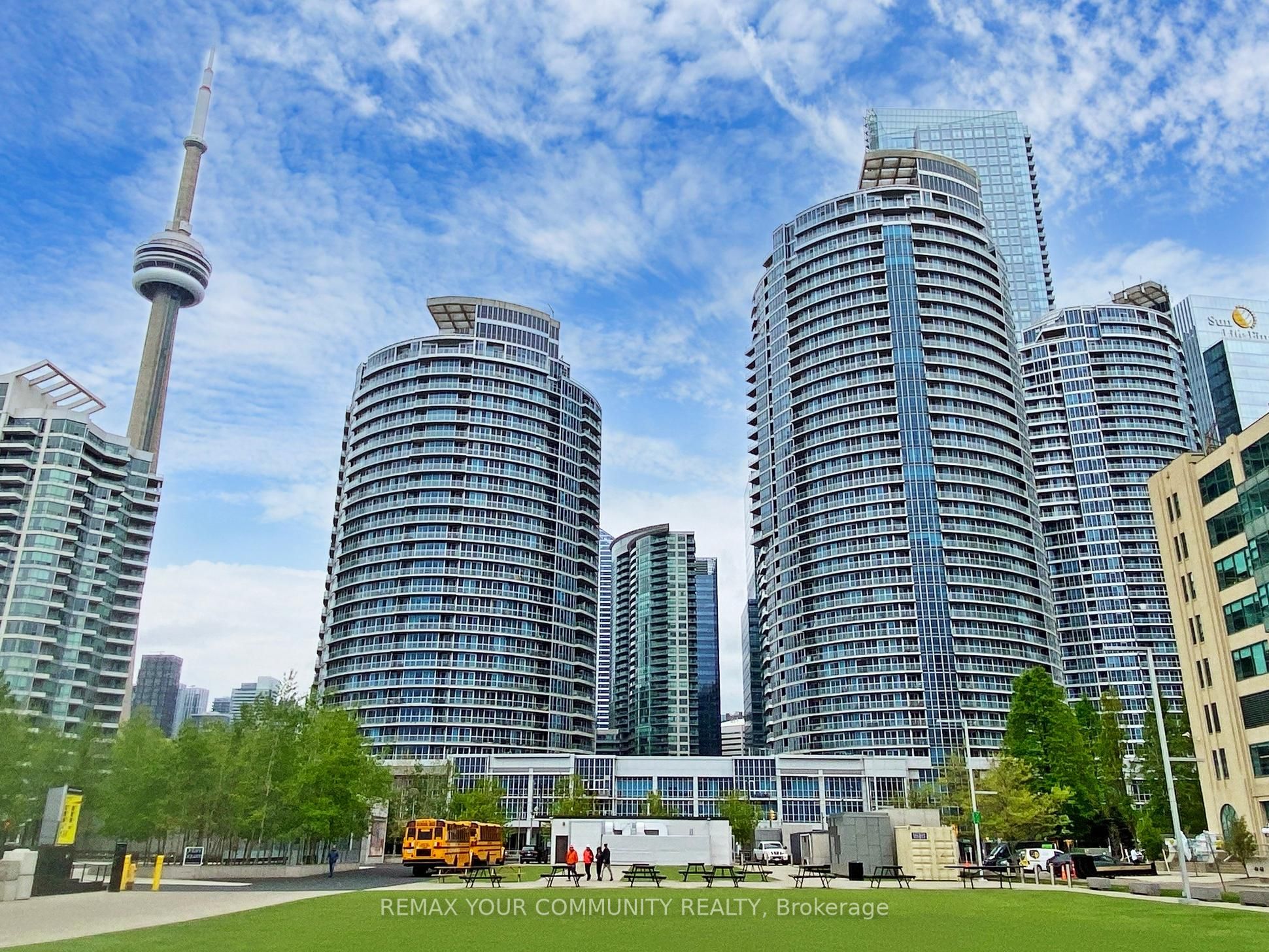 208 Queens Quay West Street 2212, Toronto, ON M5J 2Y5