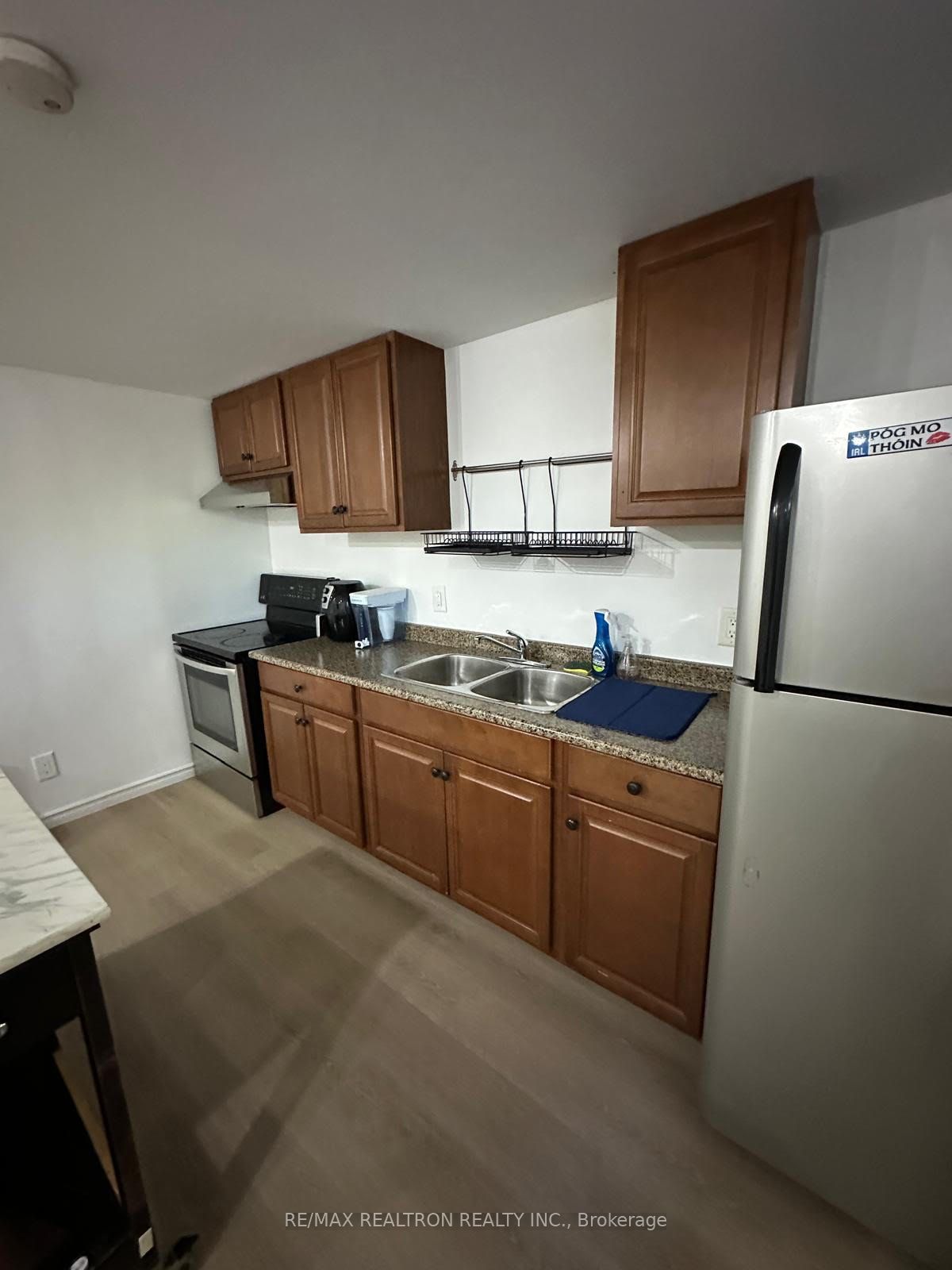 281 Betty Ann Drive main floor, Toronto, ON M2R 1A9 photo 5