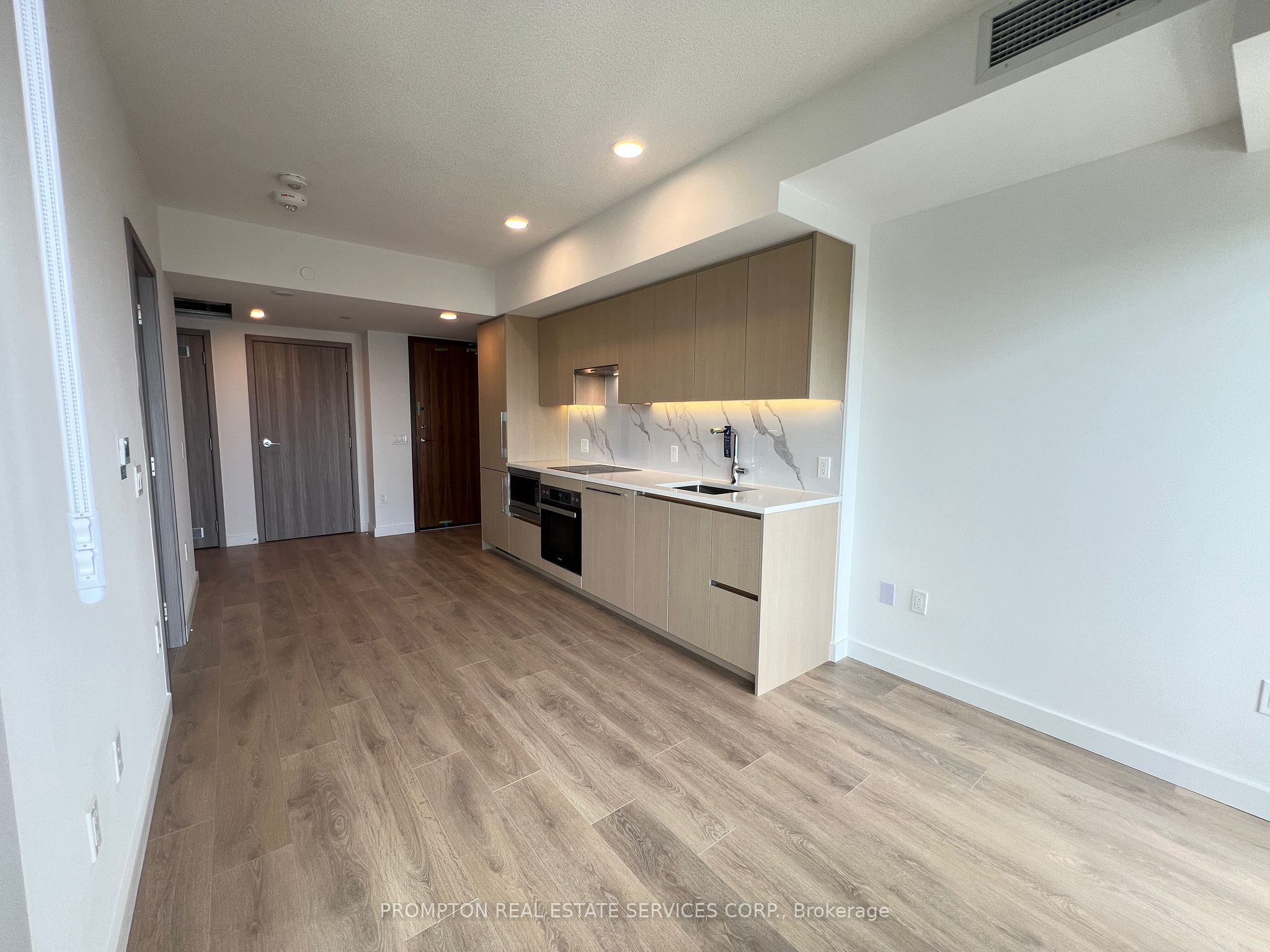 3 Concord Cityplace Way 4602, Toronto, ON M5V 0X4 photo 5