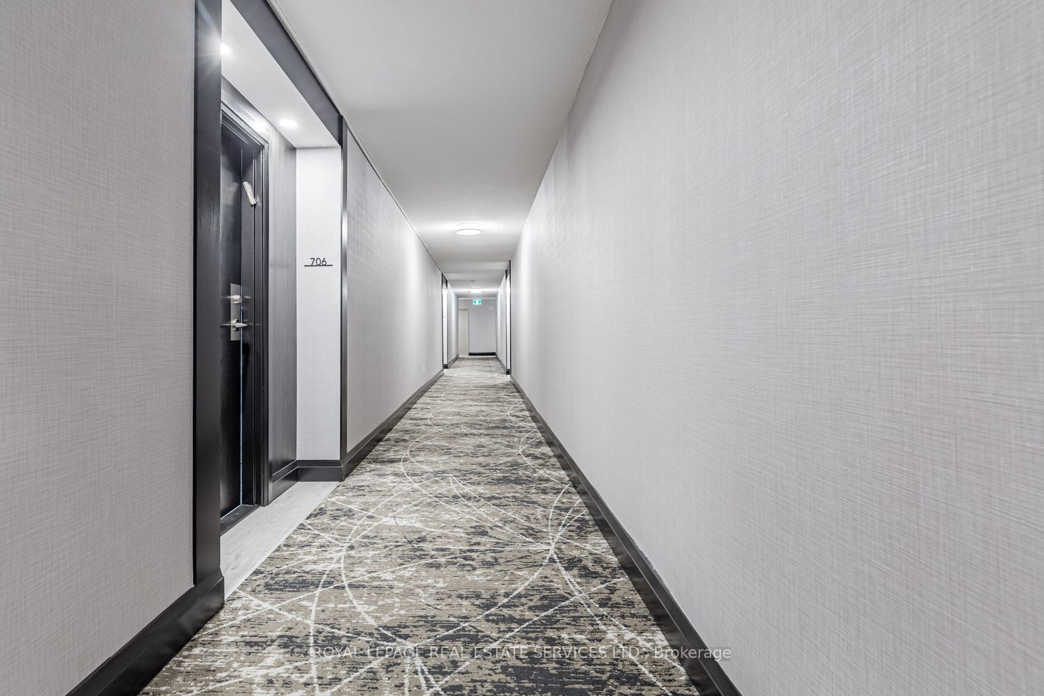 3000 Bathurst Street 706, Toronto, ON M6B 3B4 photo 2