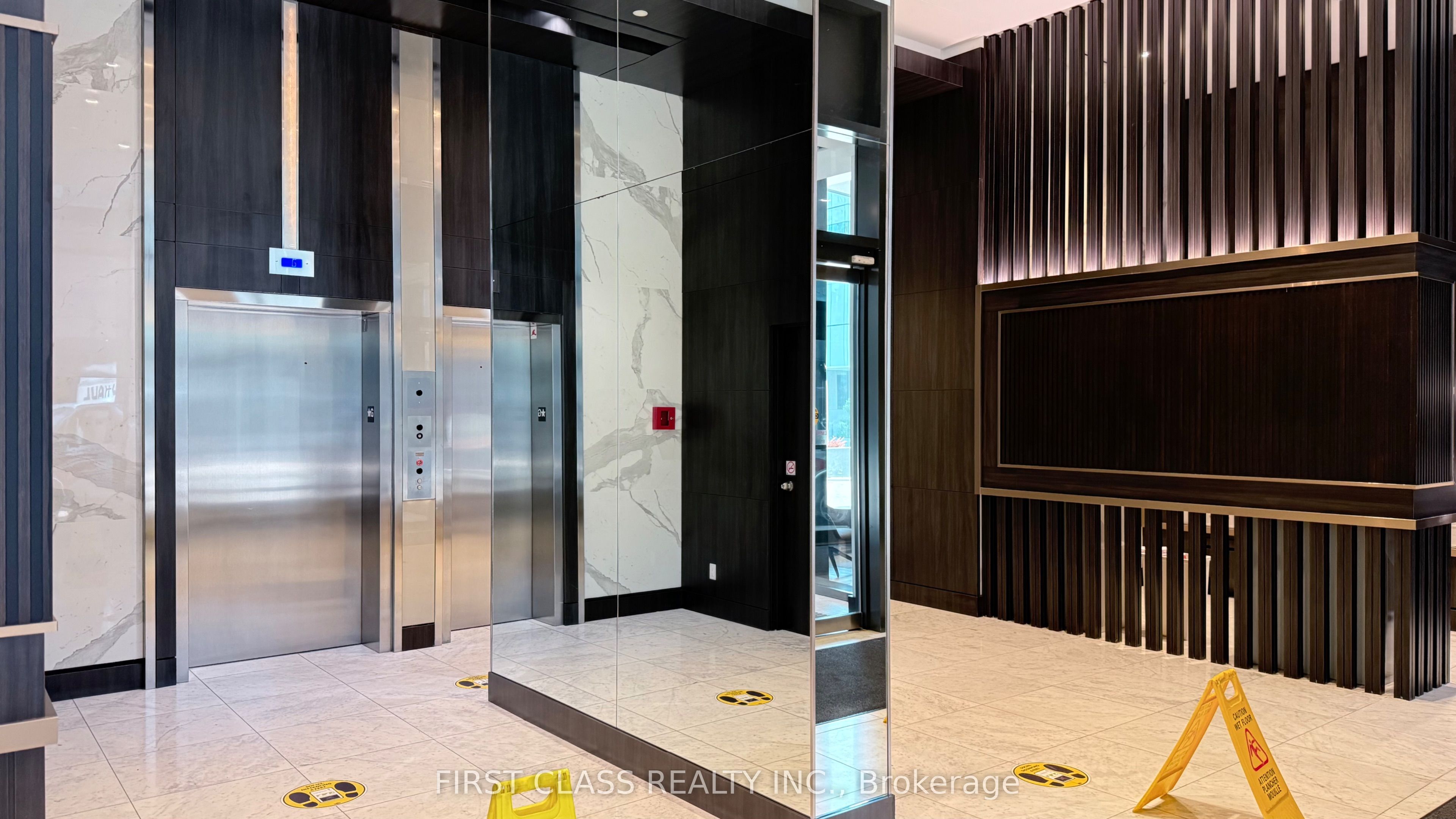90 Queens Wharf Road 503, Toronto, ON M5V 0J4 photo 3