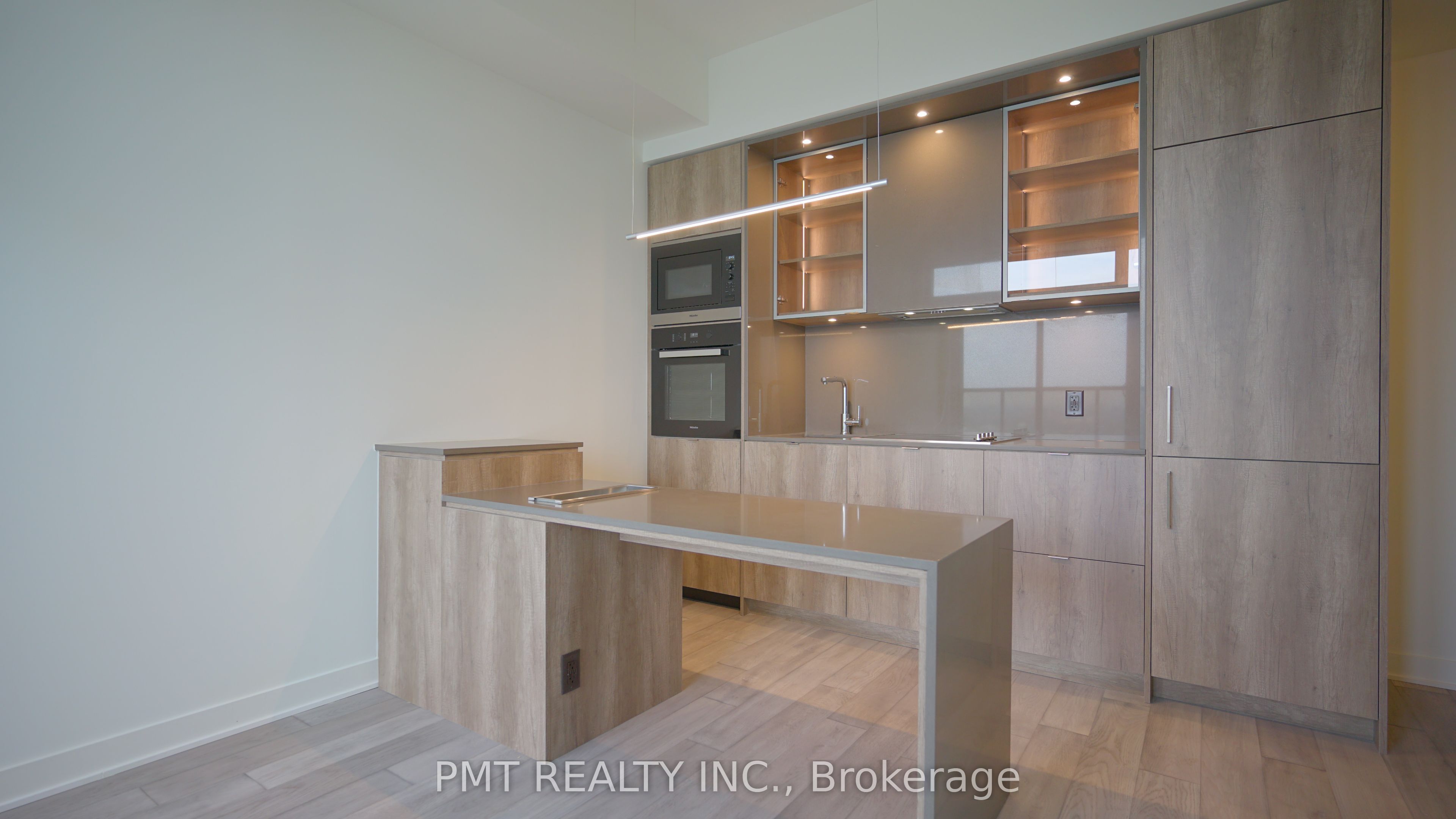 11 Yorkville Avenue 4210, Toronto, ON M4W 0B7 photo 3
