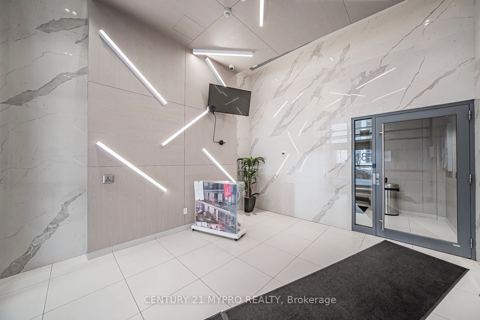 181 Huron Street 1604, Toronto, ON M5T 0C1 photo 5