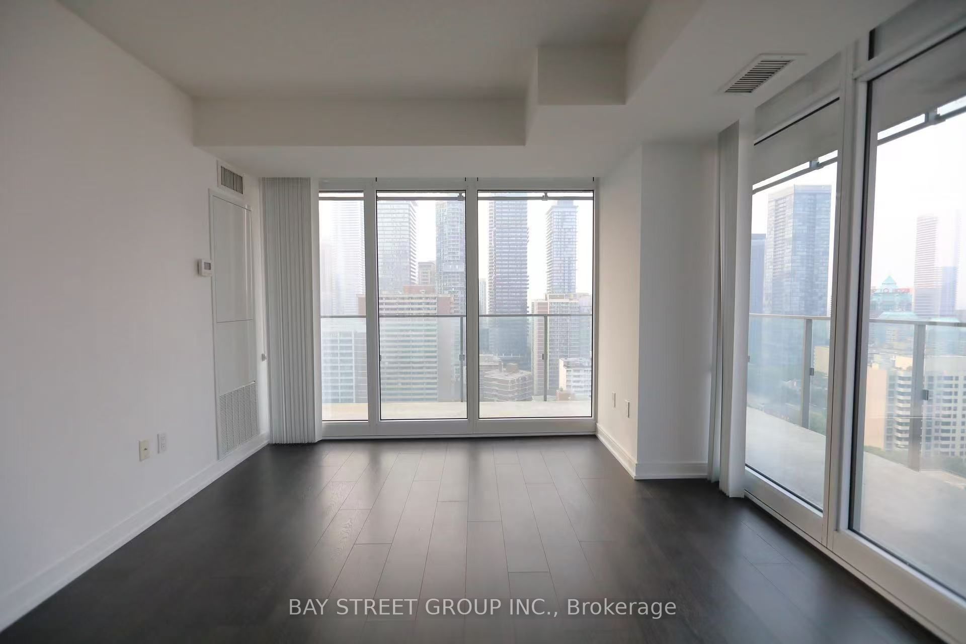 50 E Wellesley Street E 3004, Toronto, ON M4Y 1G2 photo 2