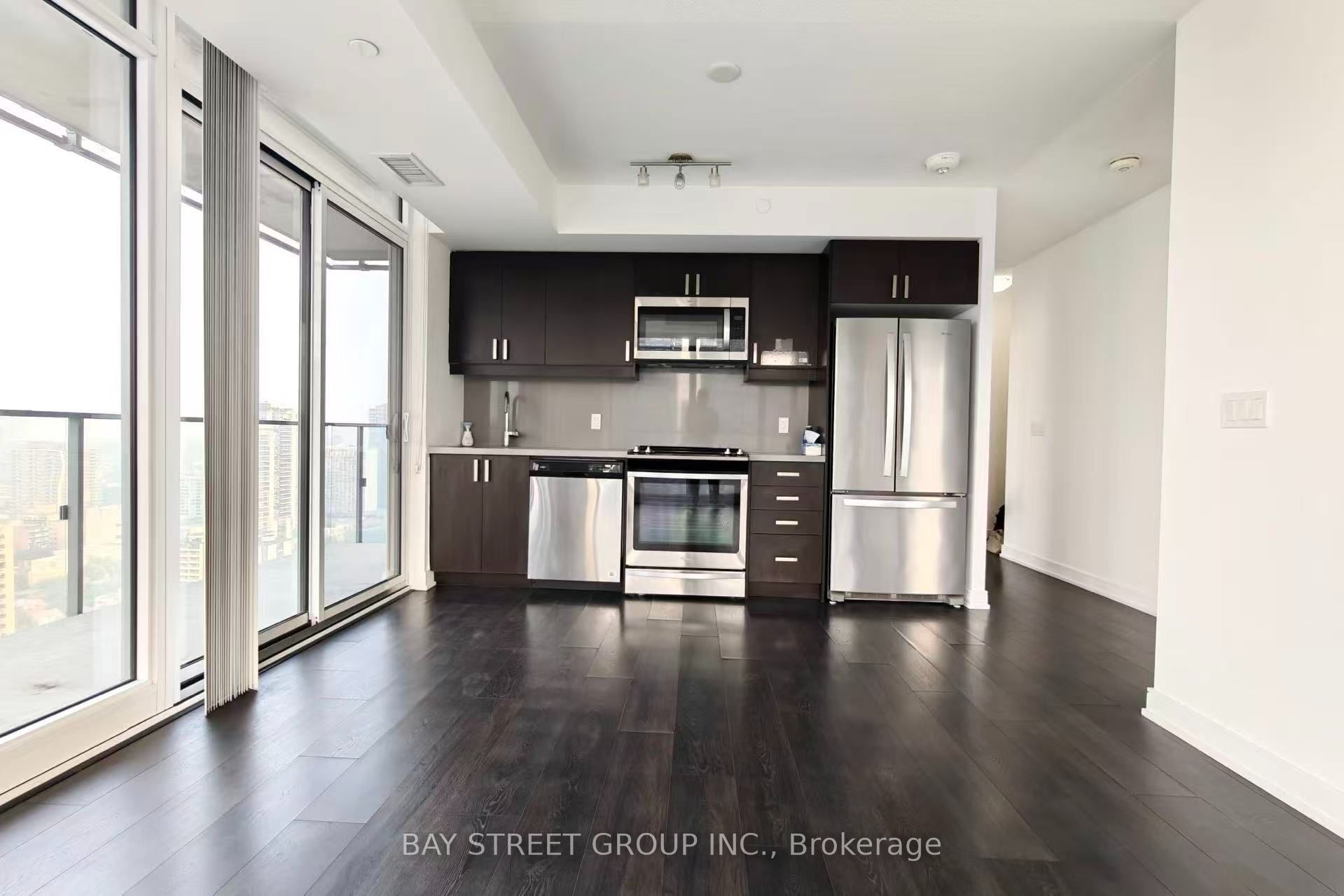 50 E Wellesley Street E 3004, Toronto, ON M4Y 1G2 photo 4